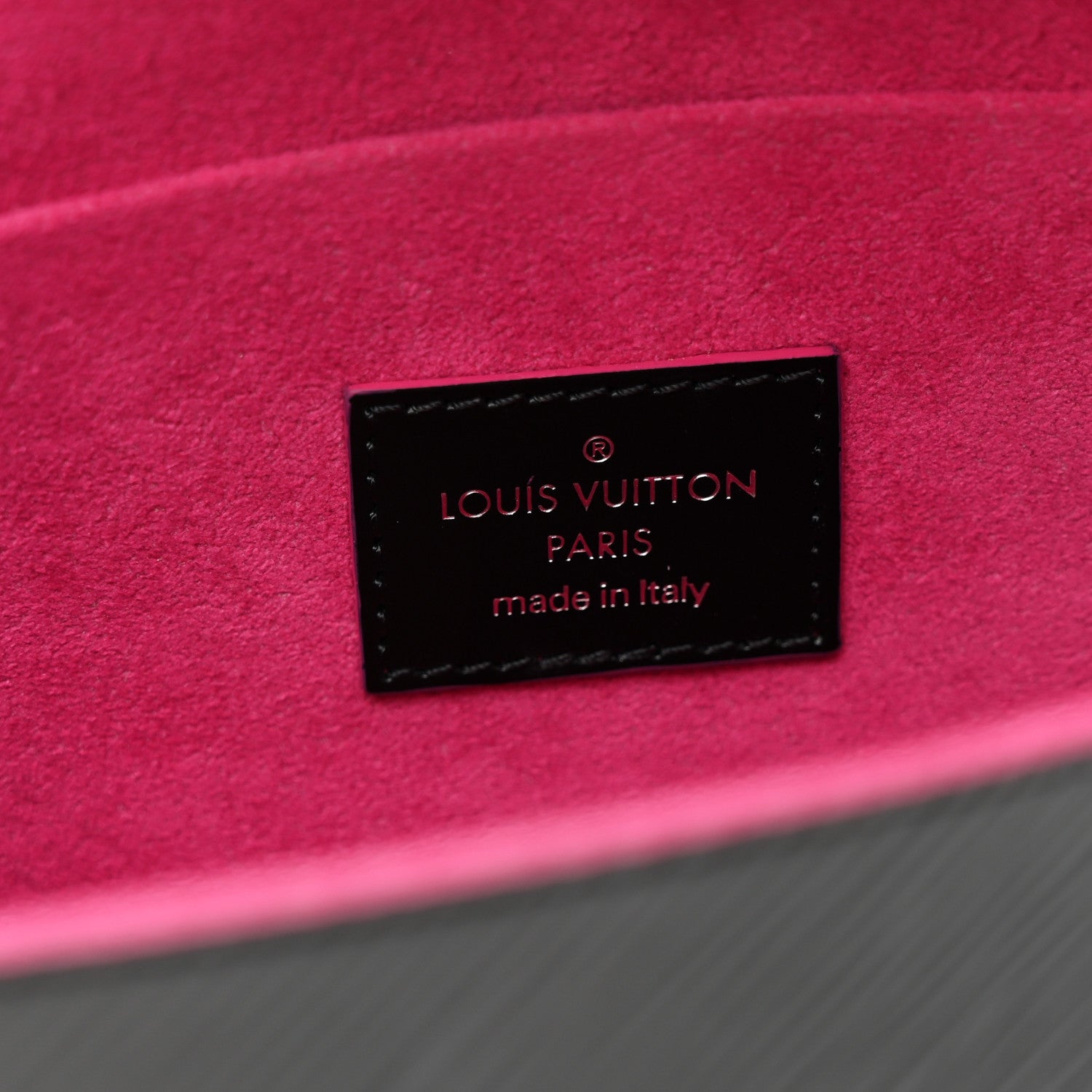 Epi Pochette Felicie Black Hot Pink