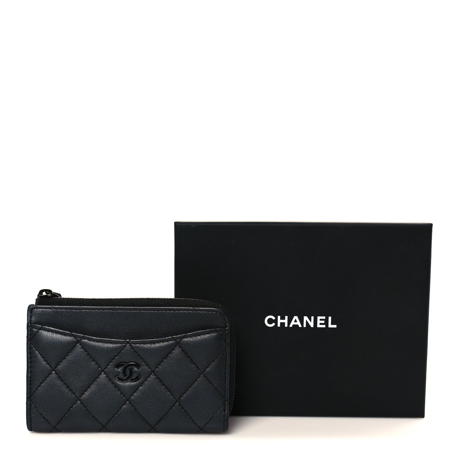 Pearly Lambskin Quilted Zip Card Holder So Black