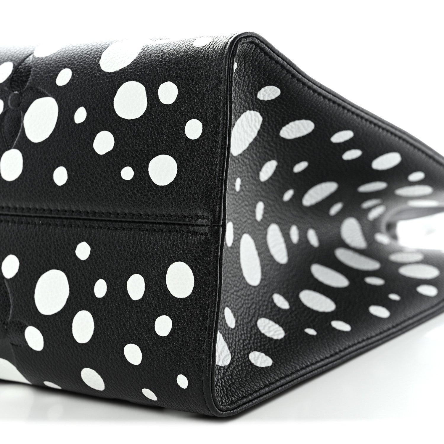 LV X YK Empreinte Monogram Giant Onthego MM Black
