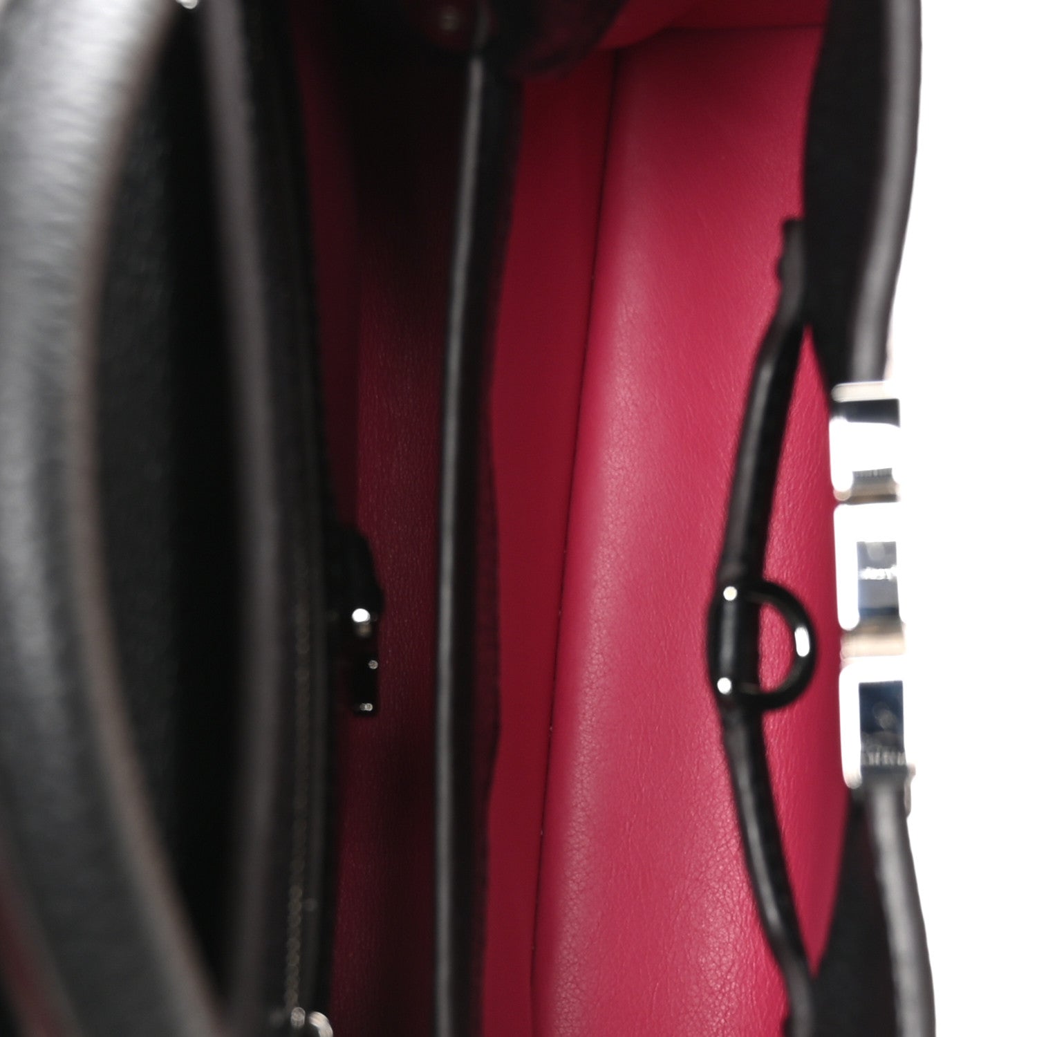 Taurillon Capucines BB Black Fuchsia