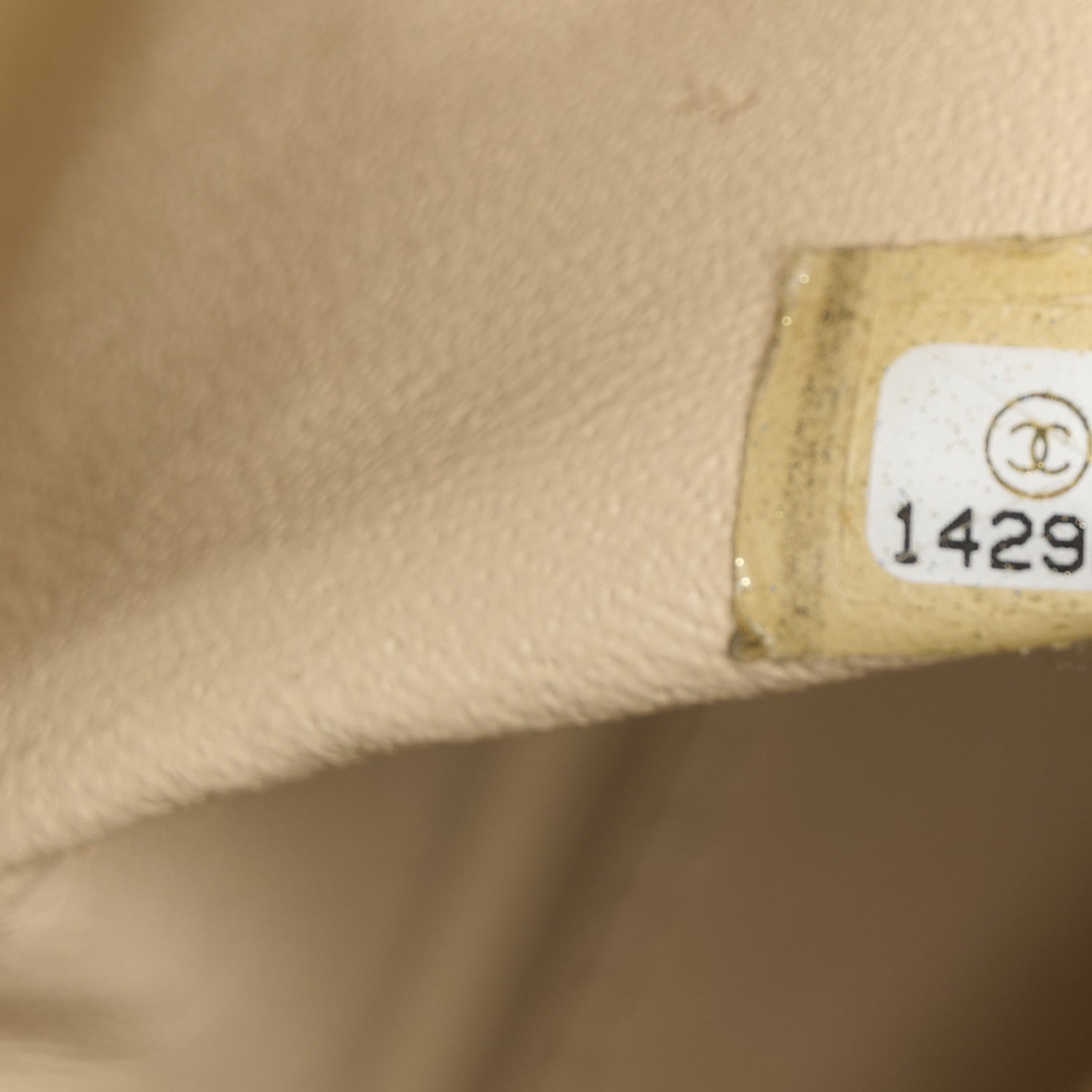 Caviar Quilted Jumbo Single Flap Beige Clair