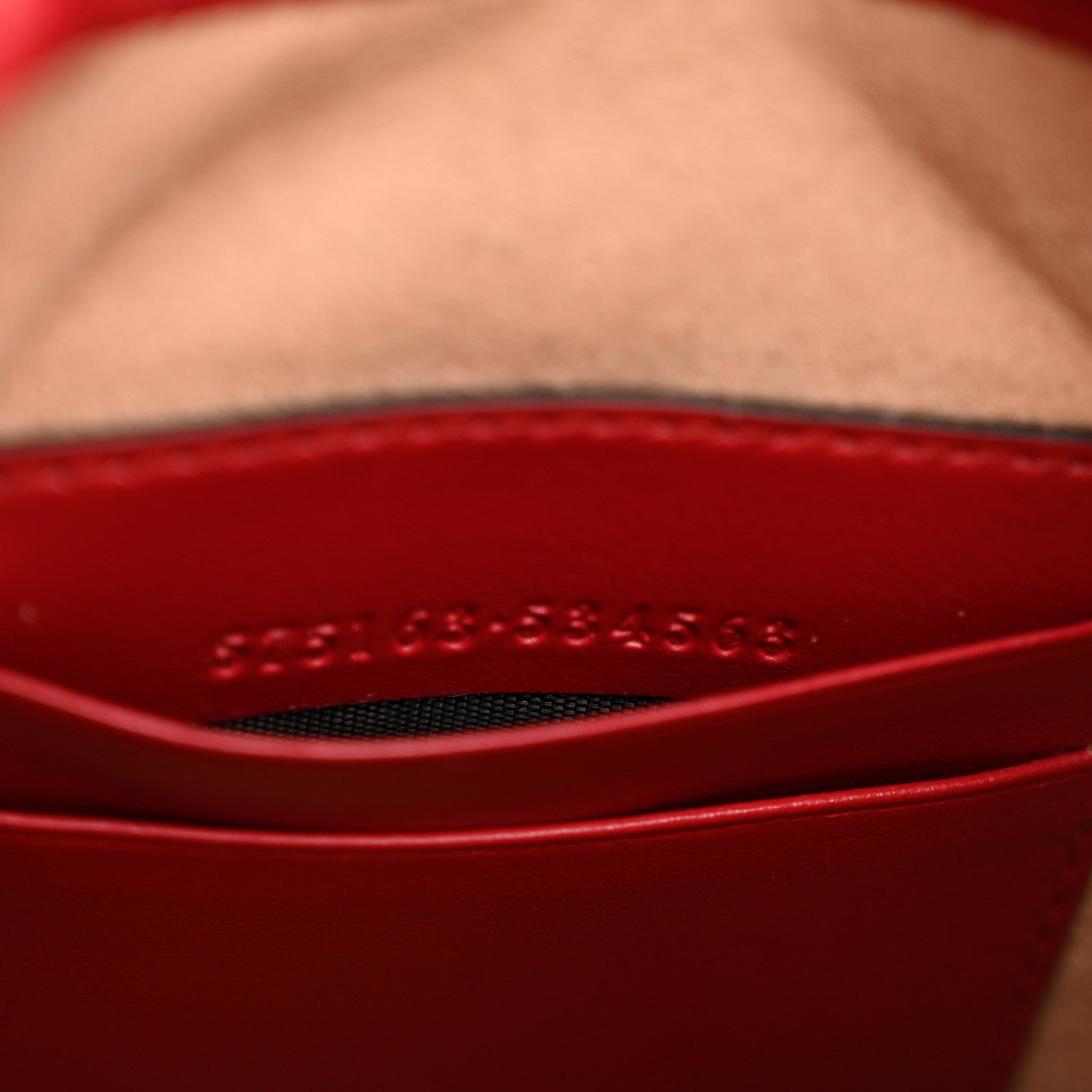 Calfskin Matelasse Mini GG Marmont 2.0 Bucket Bag Hibiscus Red