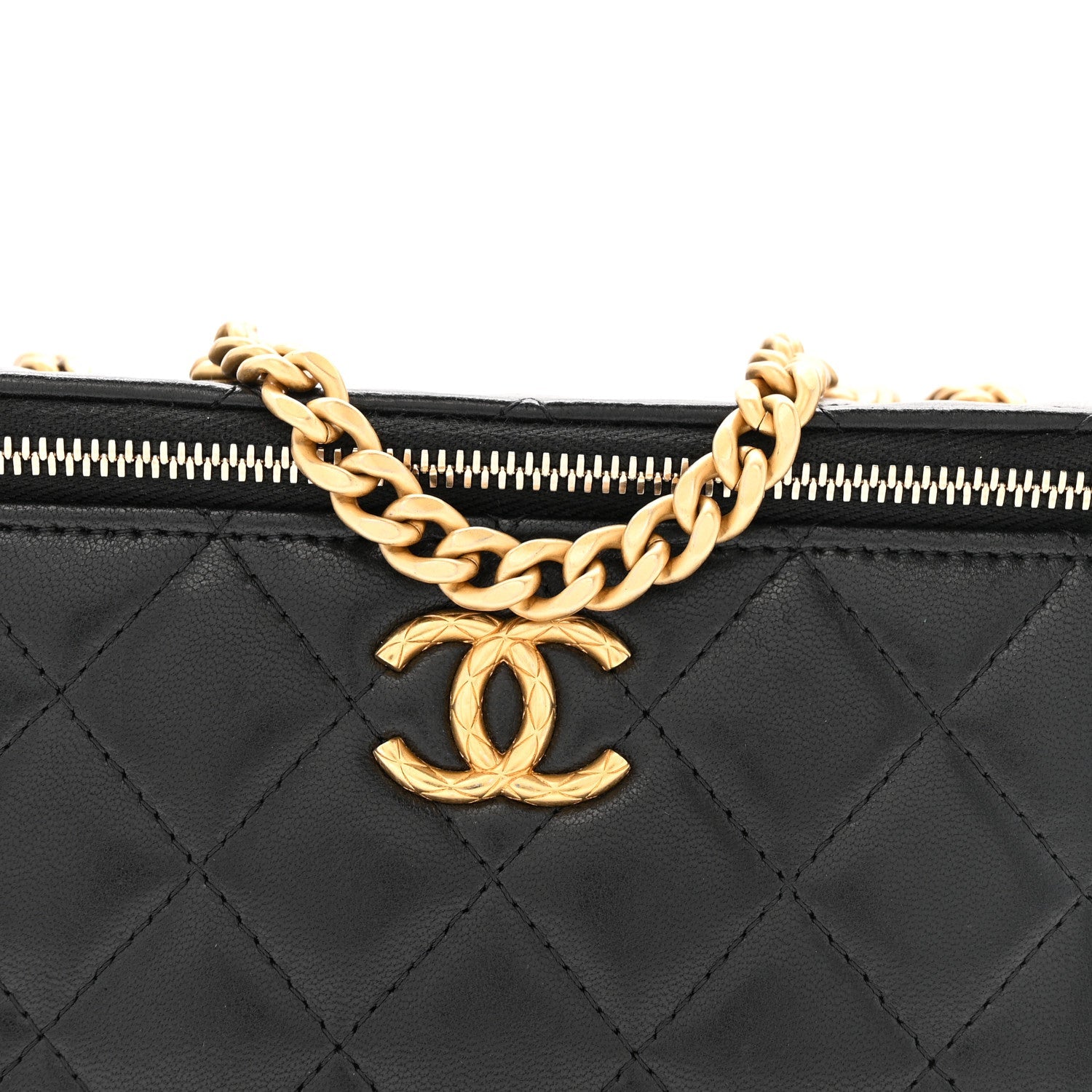 Lambskin Quilted Small Pillow Crush Vanity Case With Chain Black