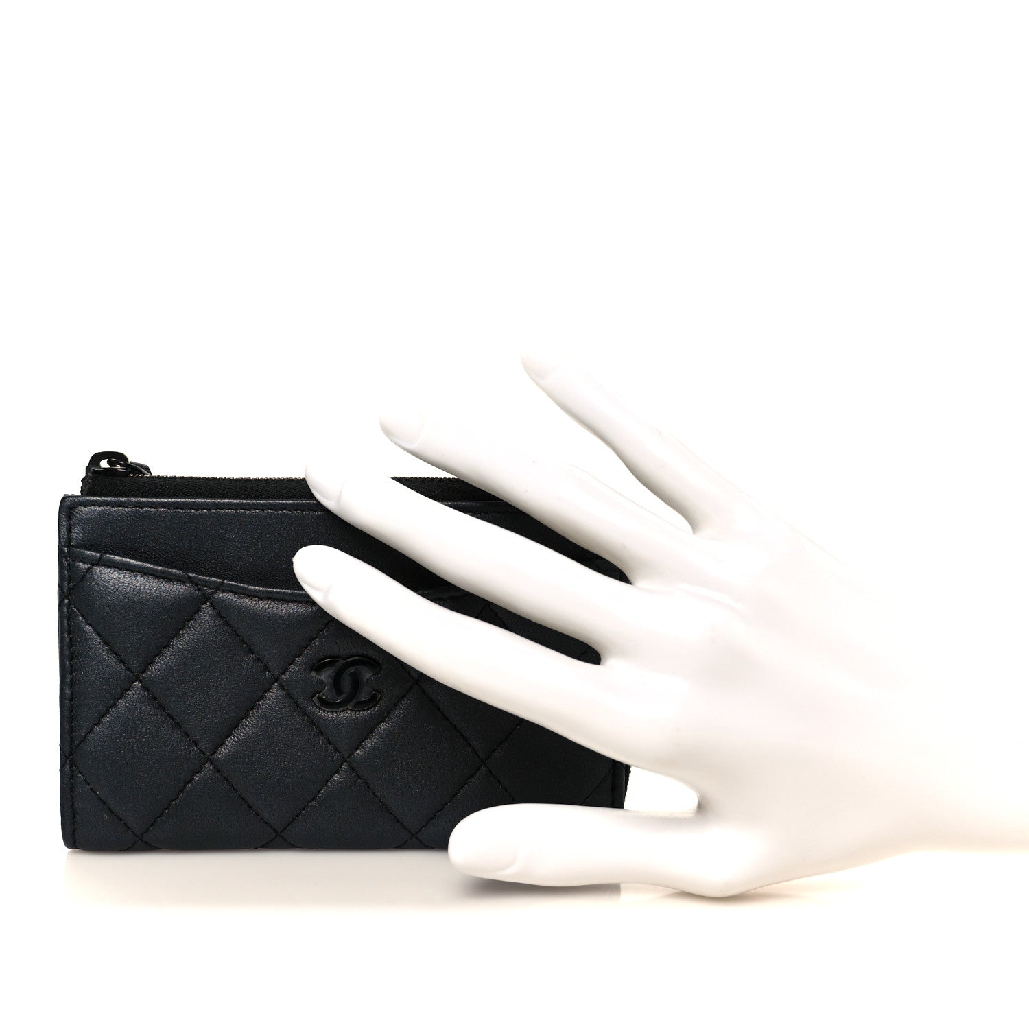 Pearly Lambskin Quilted Zip Card Holder So Black