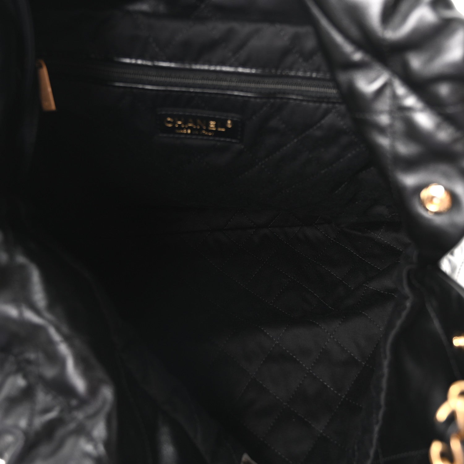 Shiny Calfskin Quilted Chanel 22 Black
