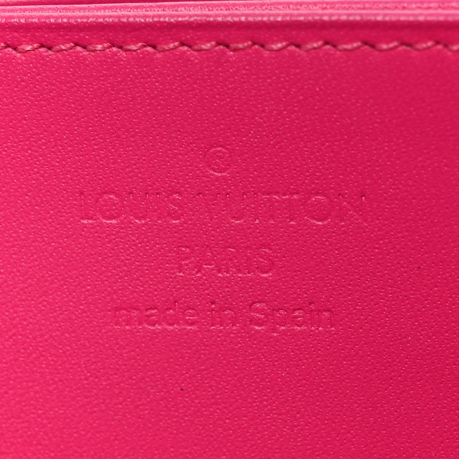 Vernis Valentine Zippy Wallet Fuchsia