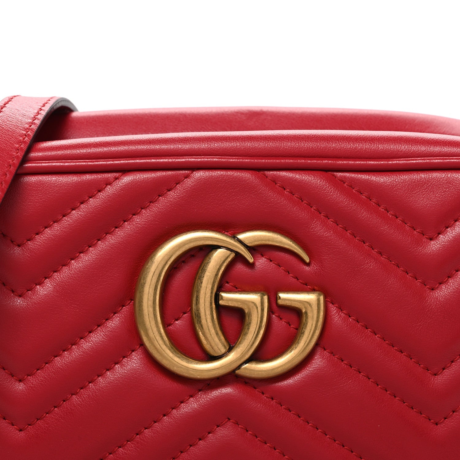 Calfskin Matelasse Small GG Marmont Chain Shoulder Bag Hibiscus Red