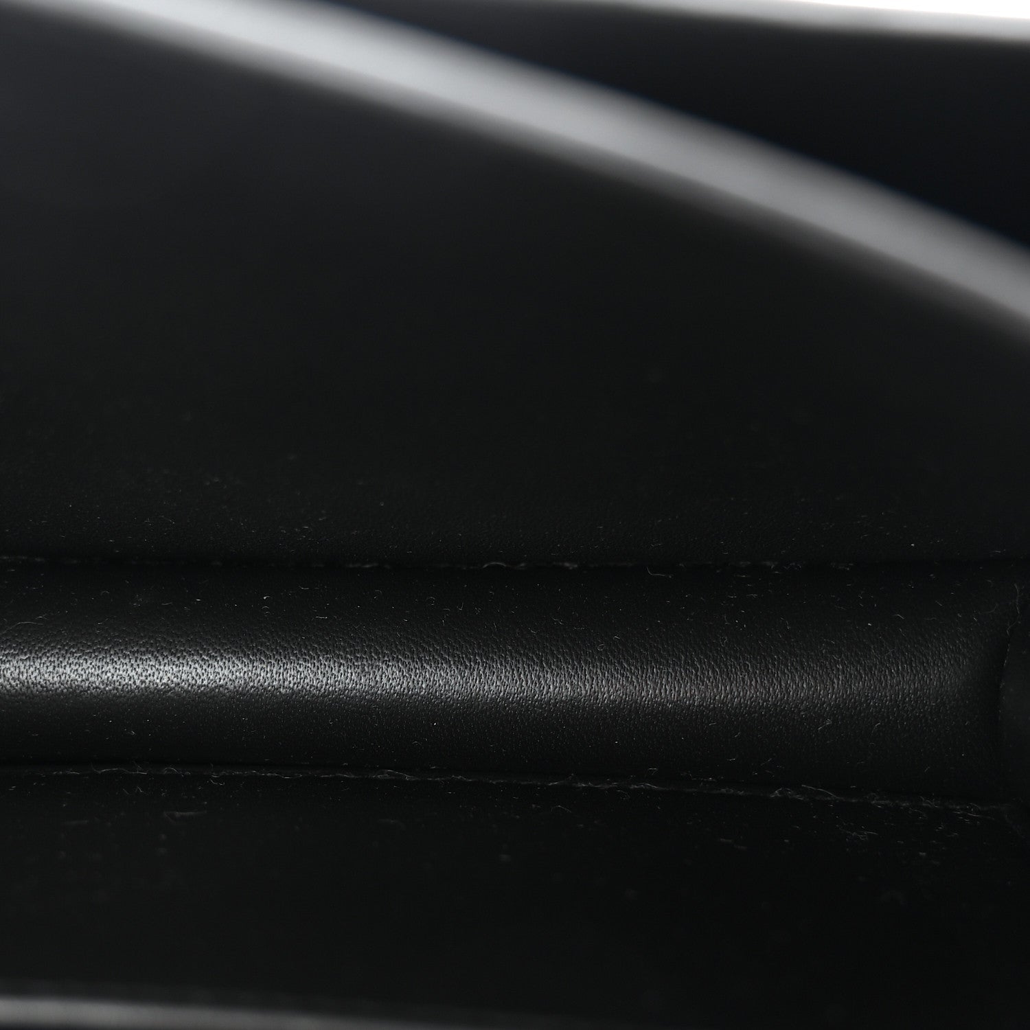 Epsom Constance 18 Black