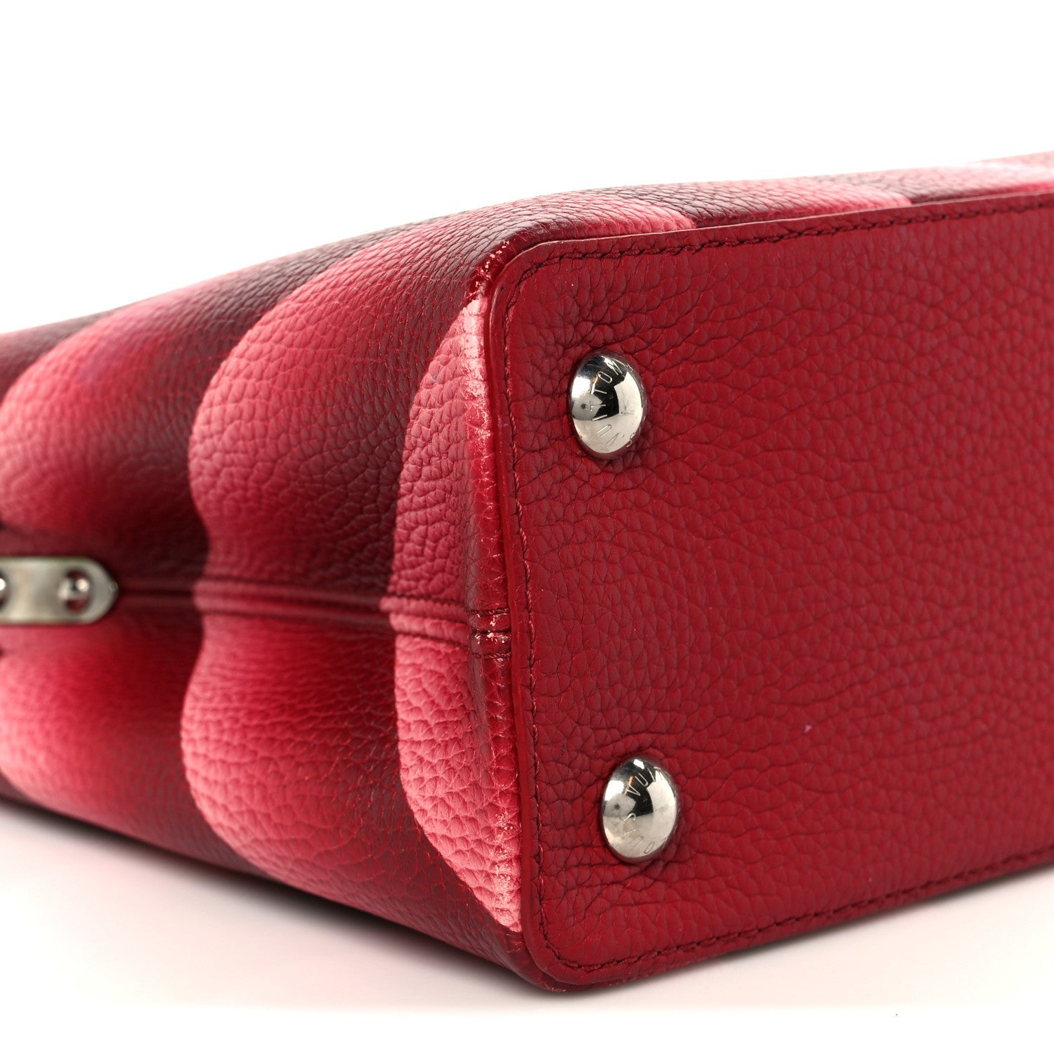 Taurillon Chevron Capucines PM Cherry