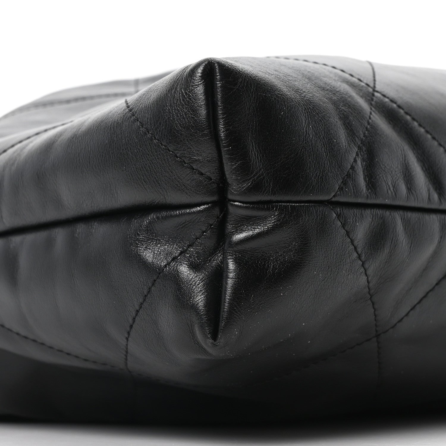 Shiny Calfskin Quilted Chanel 22 Black