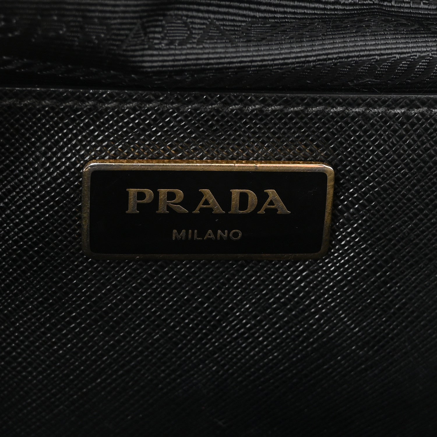 Saffiano Lux Large Galleria Double Zip Tote Black