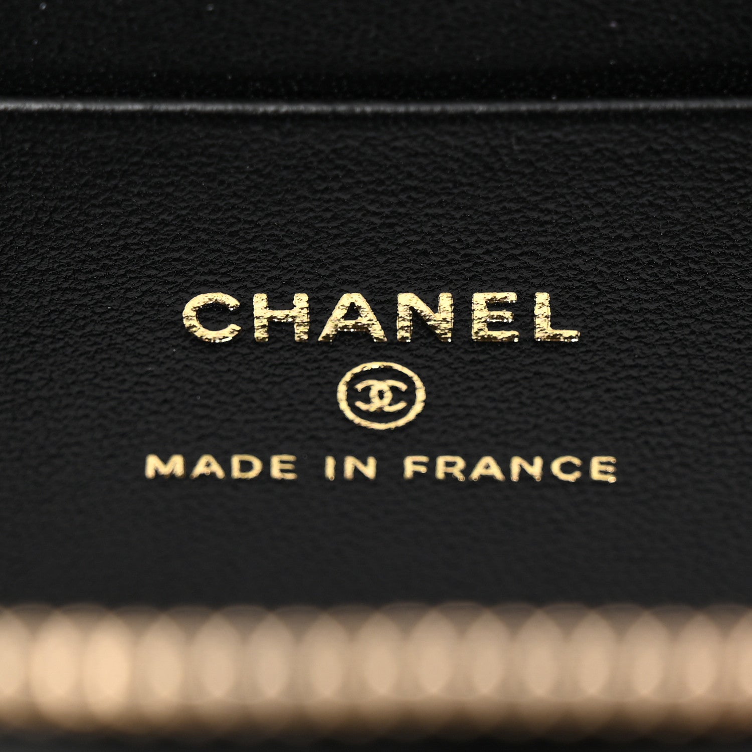 Lambskin Quilted Small Top Handle Vanity Case With Chain Black