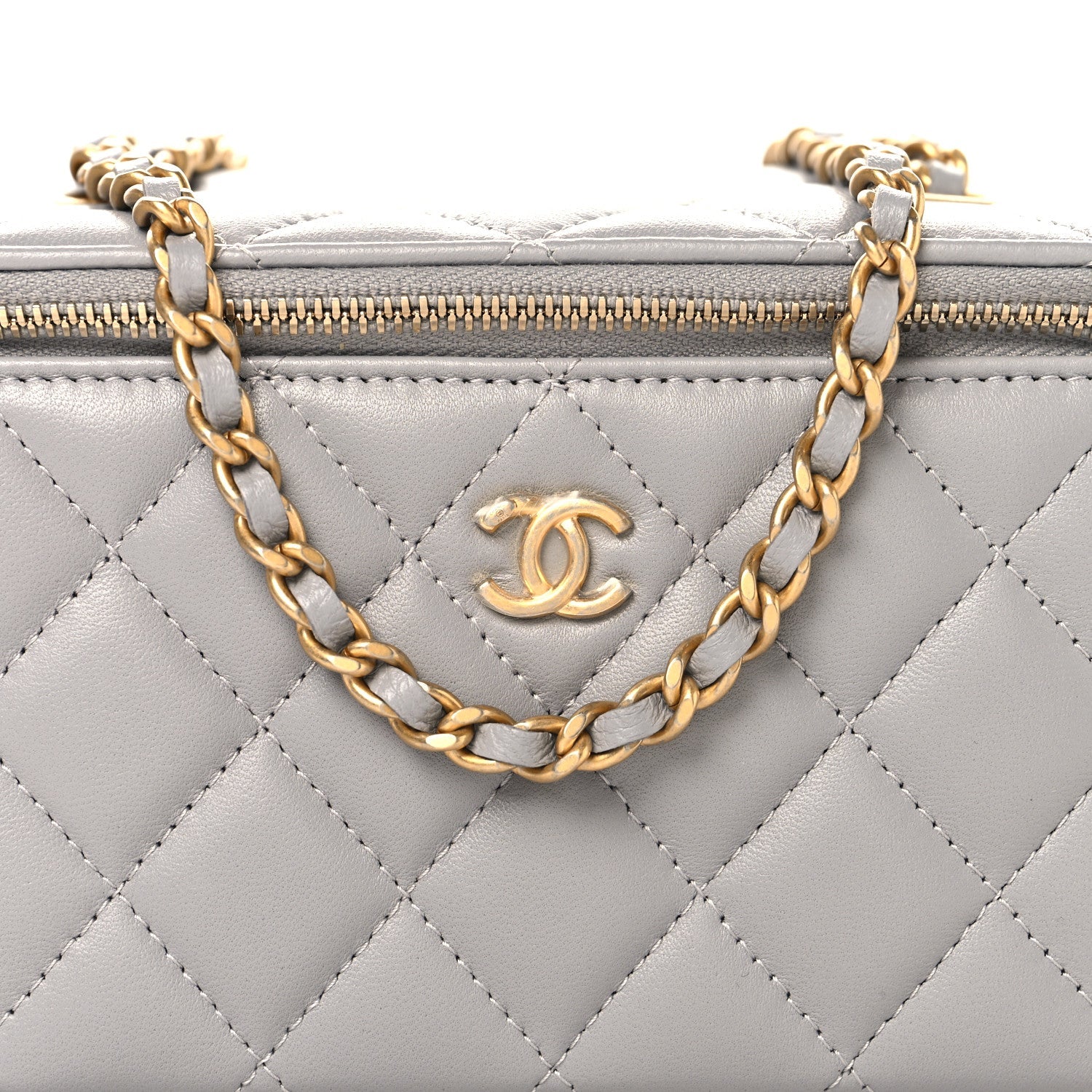 Lambskin Quilted Small Pearl Crush Vanity Case With Chain Grey