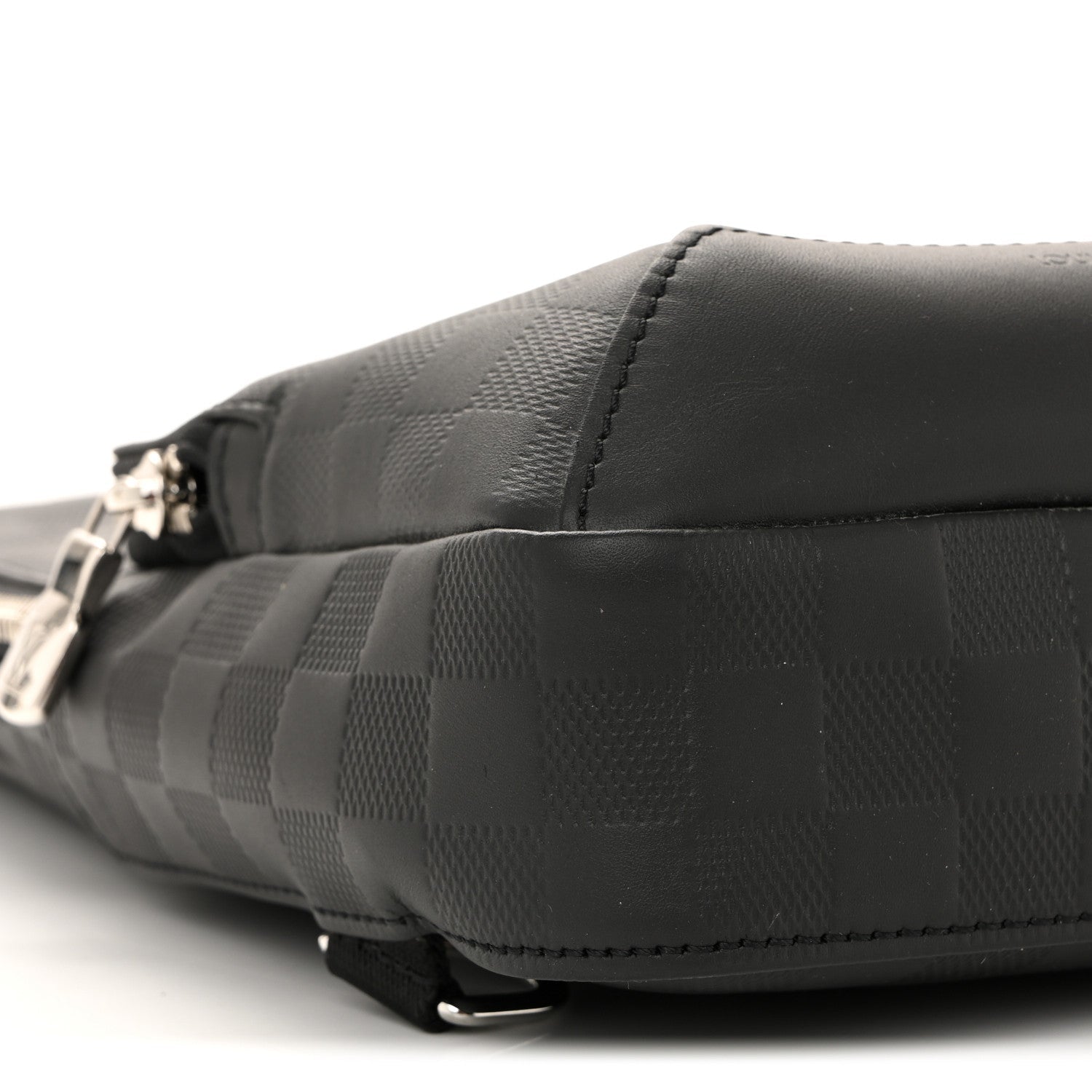 Damier Infini Avenue Sling Bag Onyx