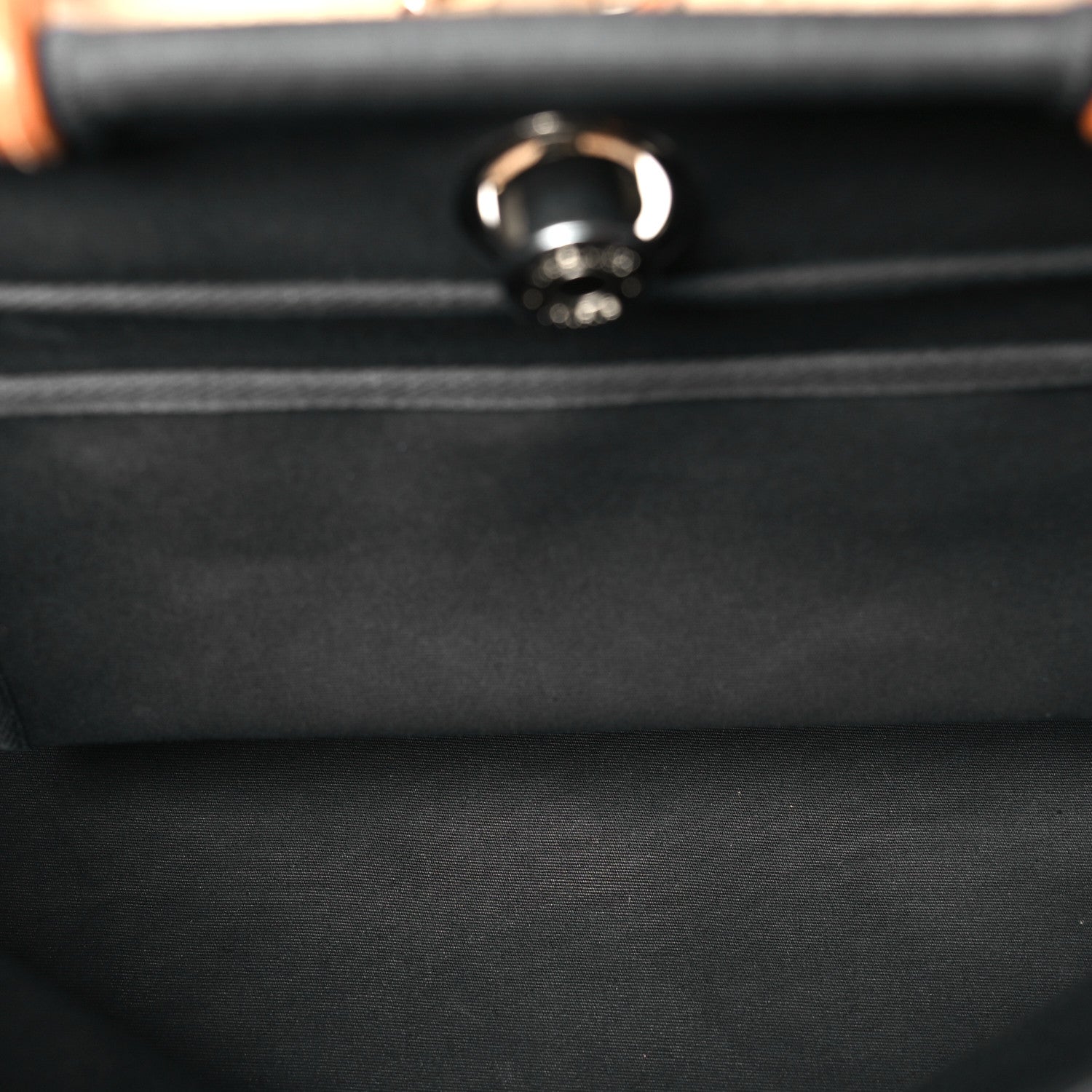 Toile Vache Calfskin Herbag 30 PM Black Natural