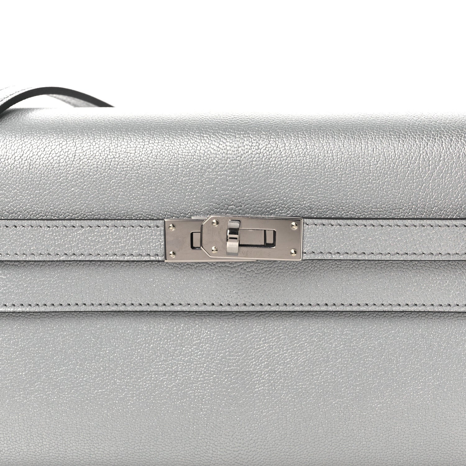 Metallic Chevre Chamkilight Kelly Wallet To Go Argent