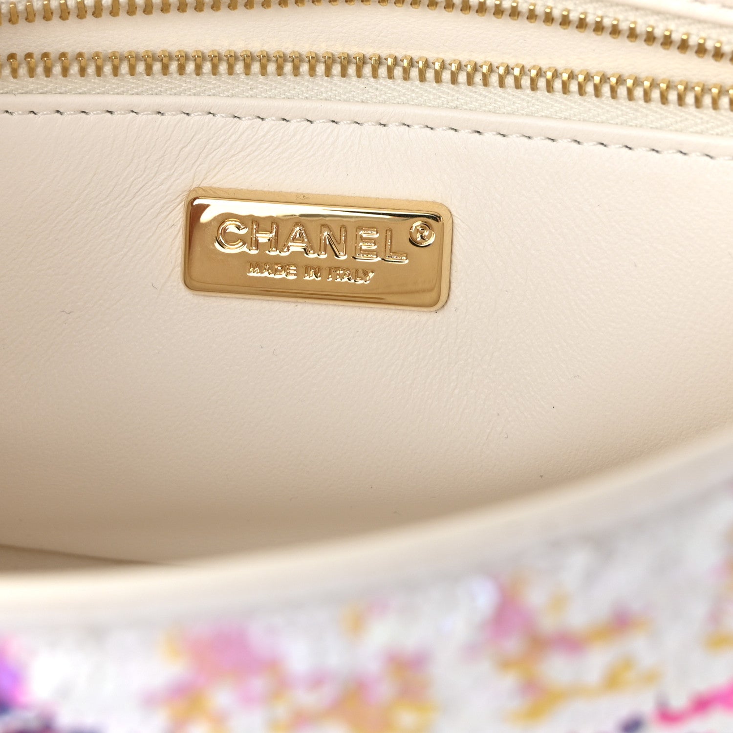 Sequin Logo CC Small Single Flap White Multicolor