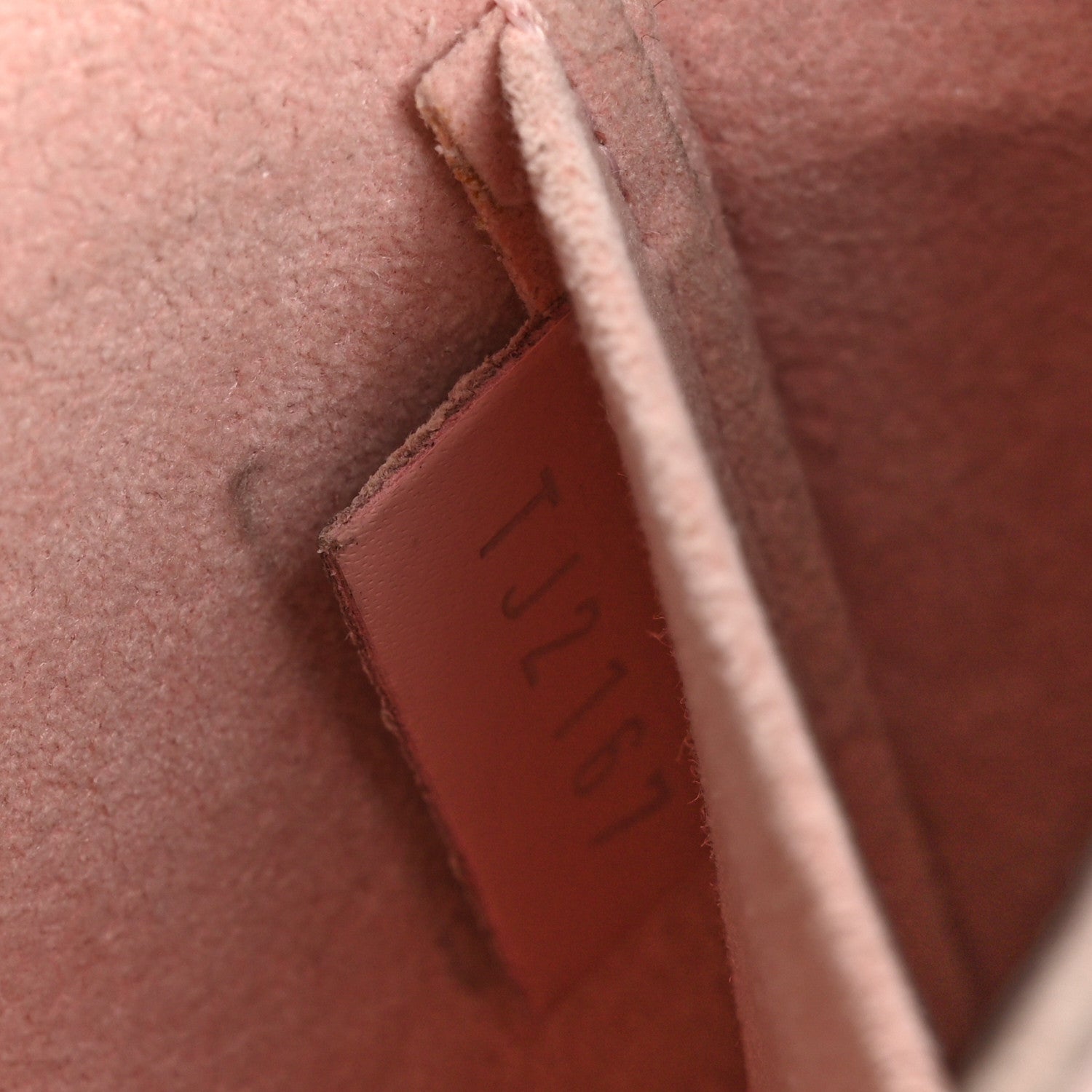 Epi Pochette Felicie Rose Ballerine