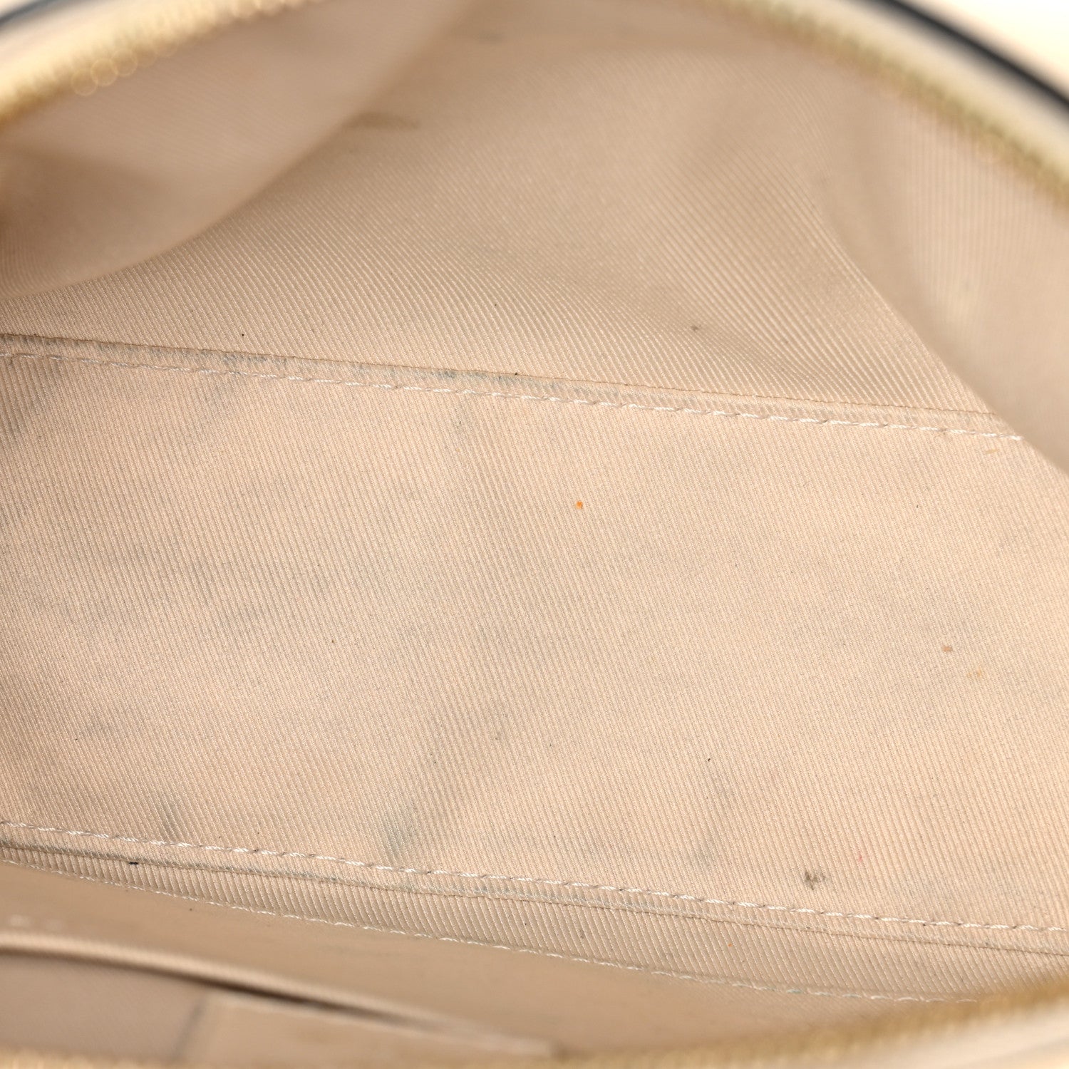Monogram Saintonge Creme