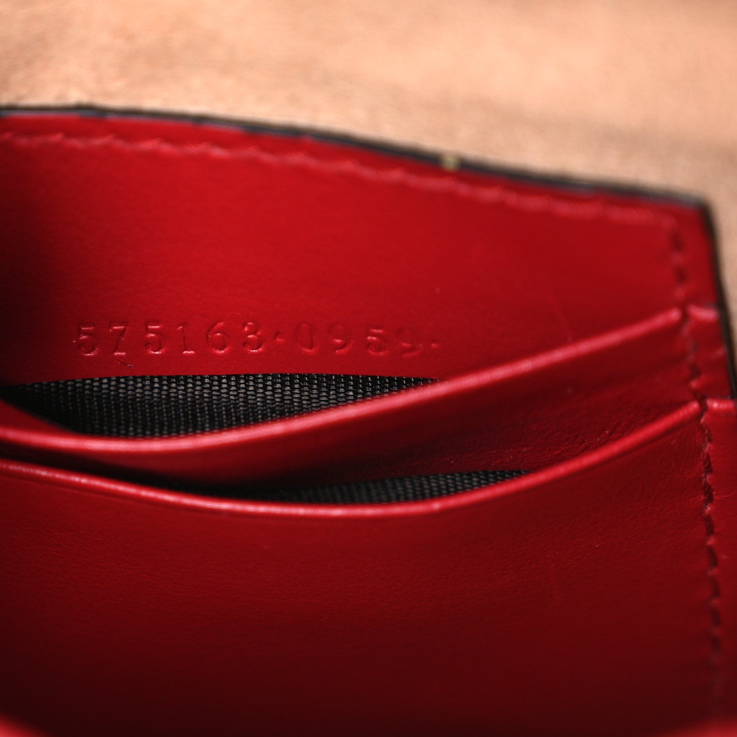 Calfskin Matelasse Mini GG Marmont 2.0 Bucket Bag Hibiscus Red