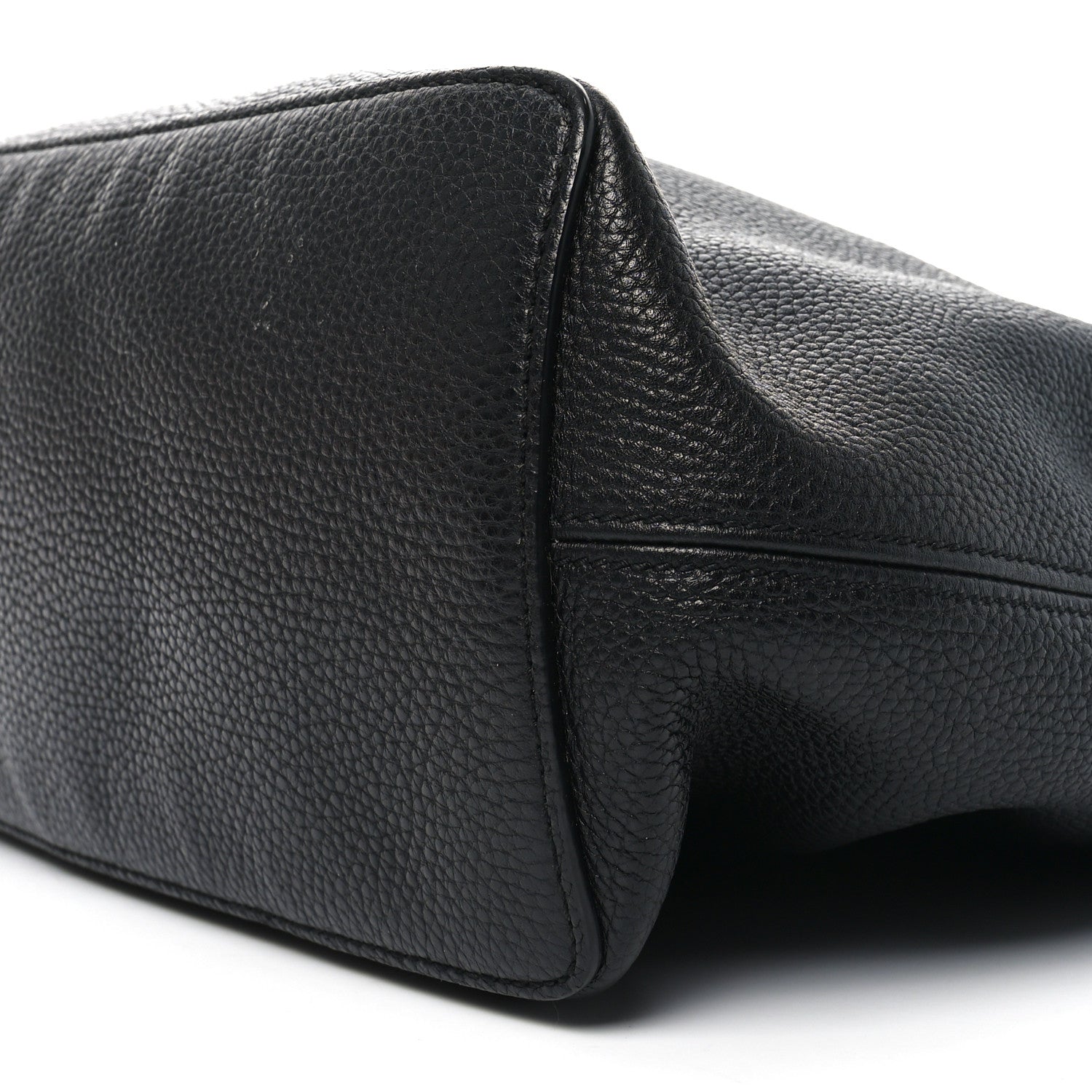 Pebbled Calfskin Large Soho Hobo Black