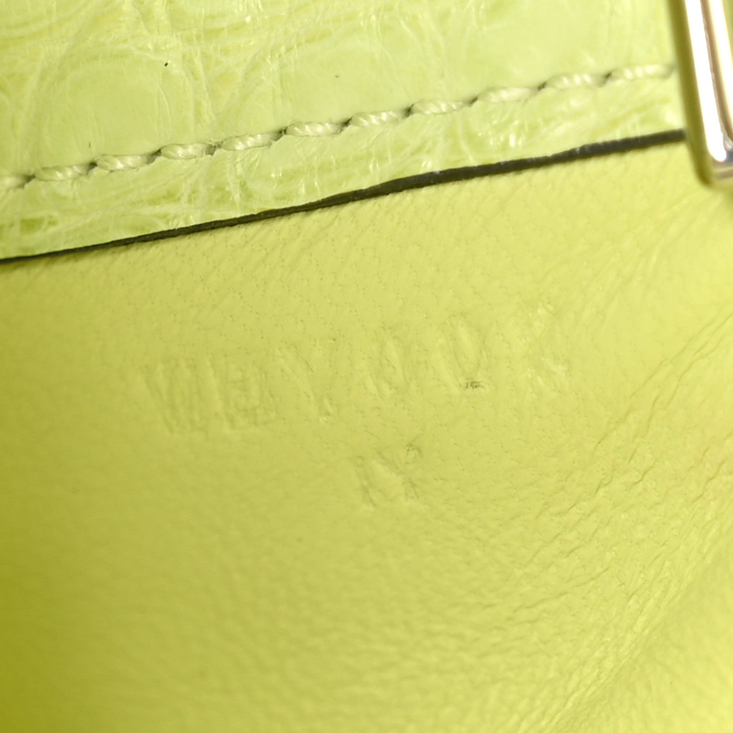 Matte Alligator Micro Picotin Lock Jaune Bourgeon