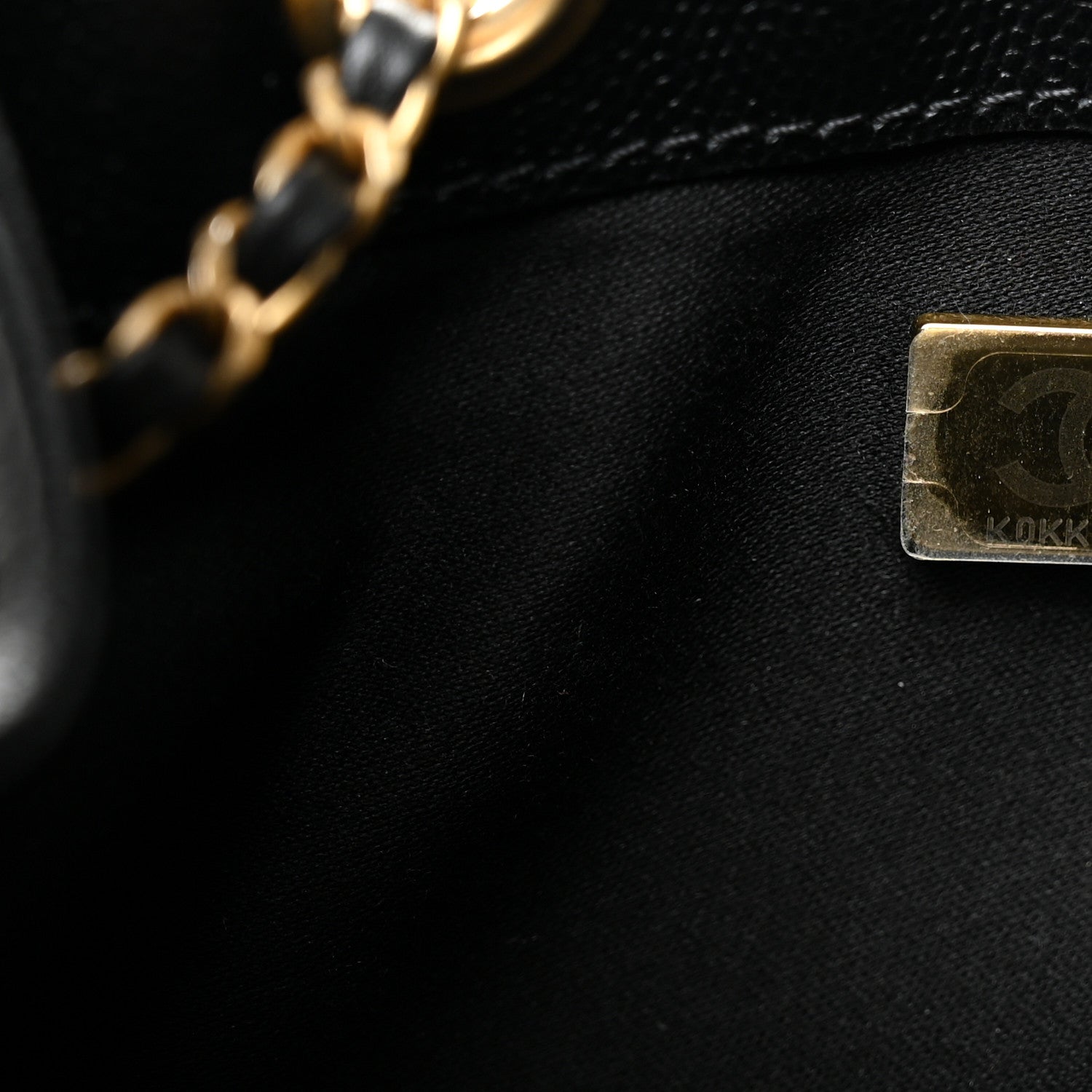 Caviar Quilted Medium Chanel 25 Handbag Black
