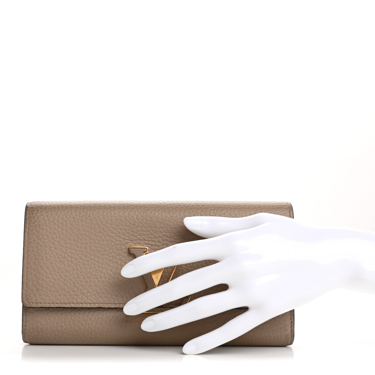 Taurillon Capucines Wallet Galet