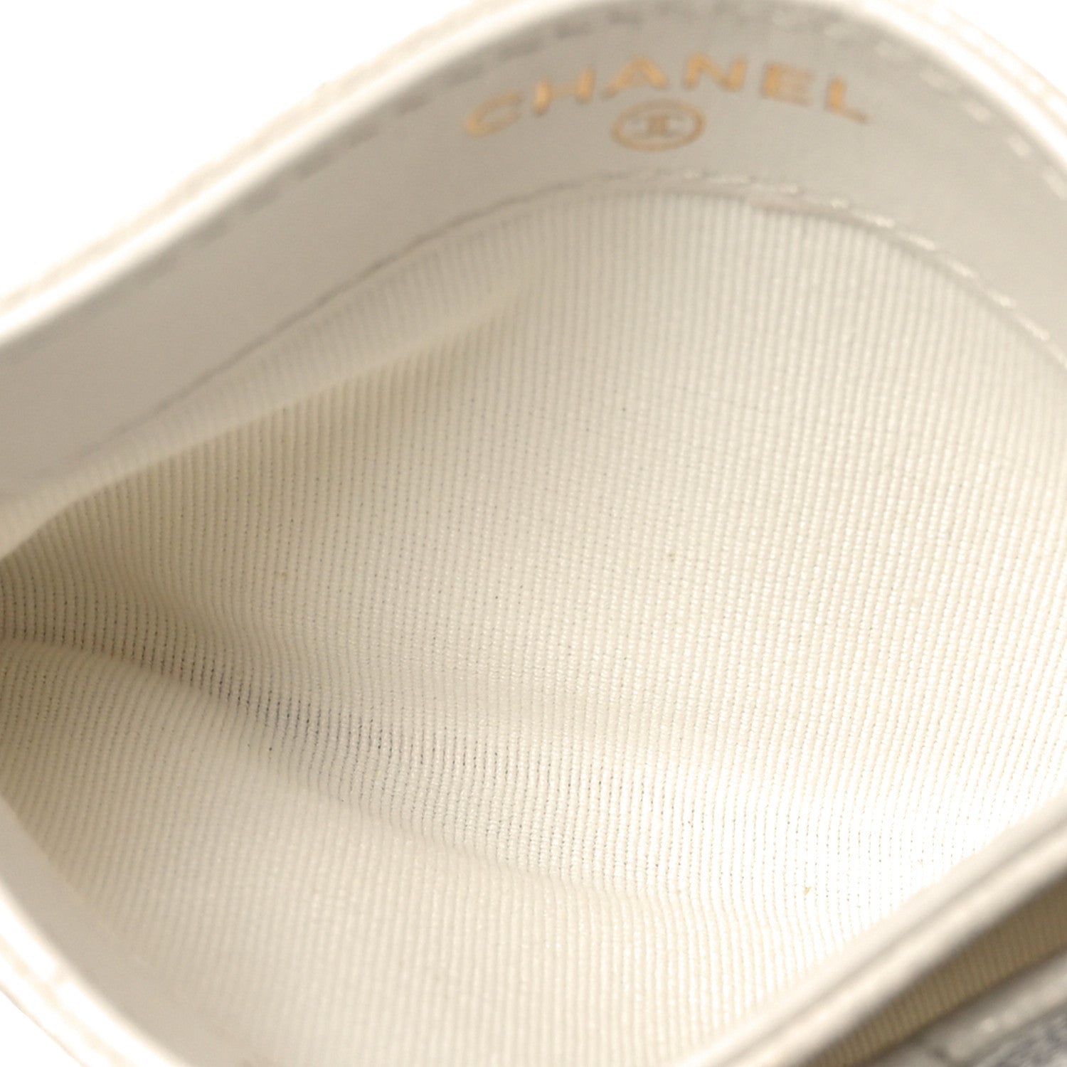 Caviar Quilted Card Holder White