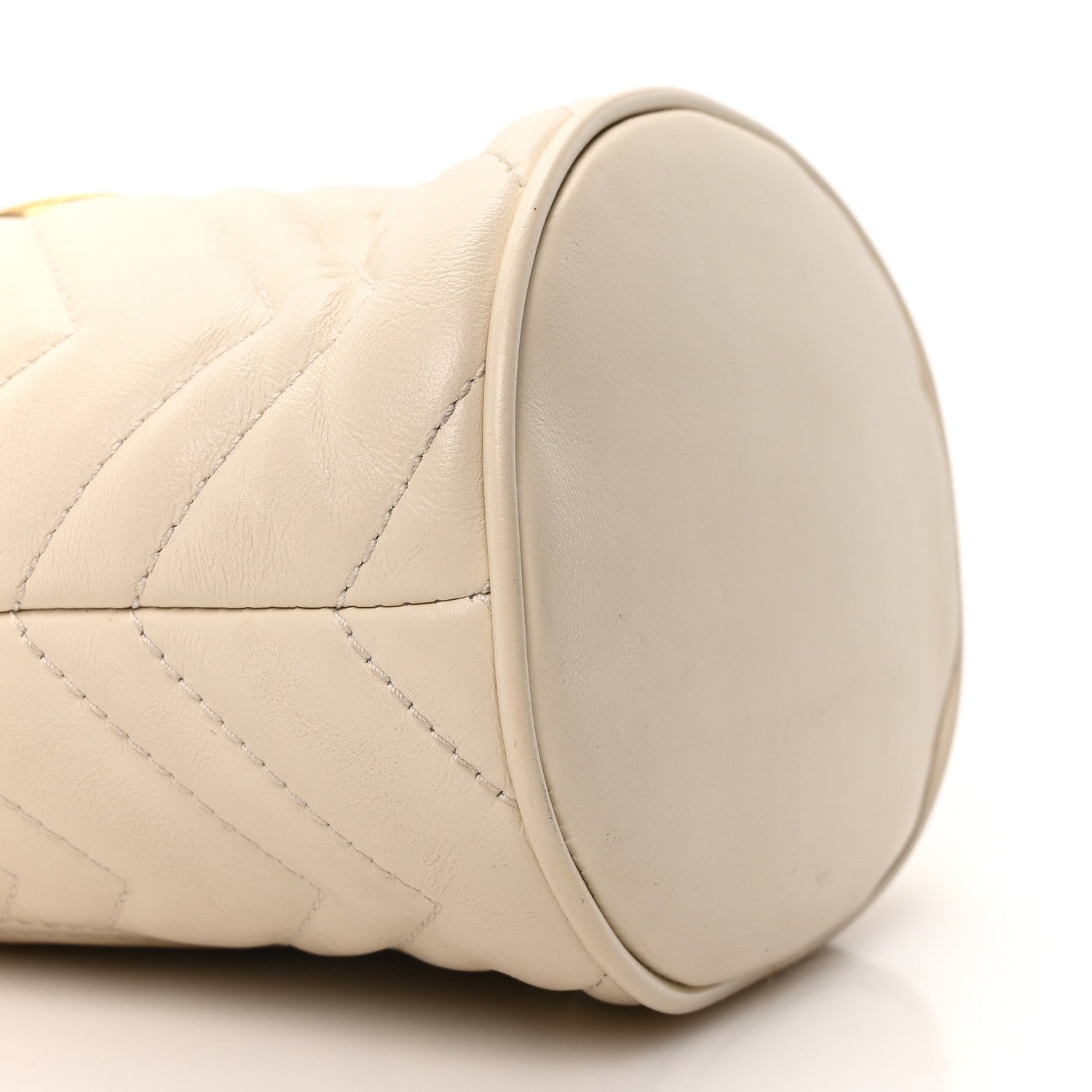 Calfskin Matelasse Mini GG Marmont 2.0 Bucket Bag White