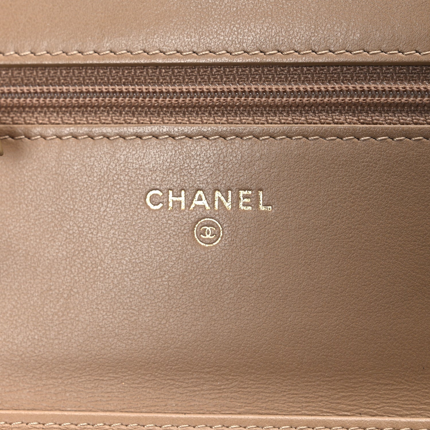 Caviar Quilted CC Filigree Wallet On Chain WOC Beige