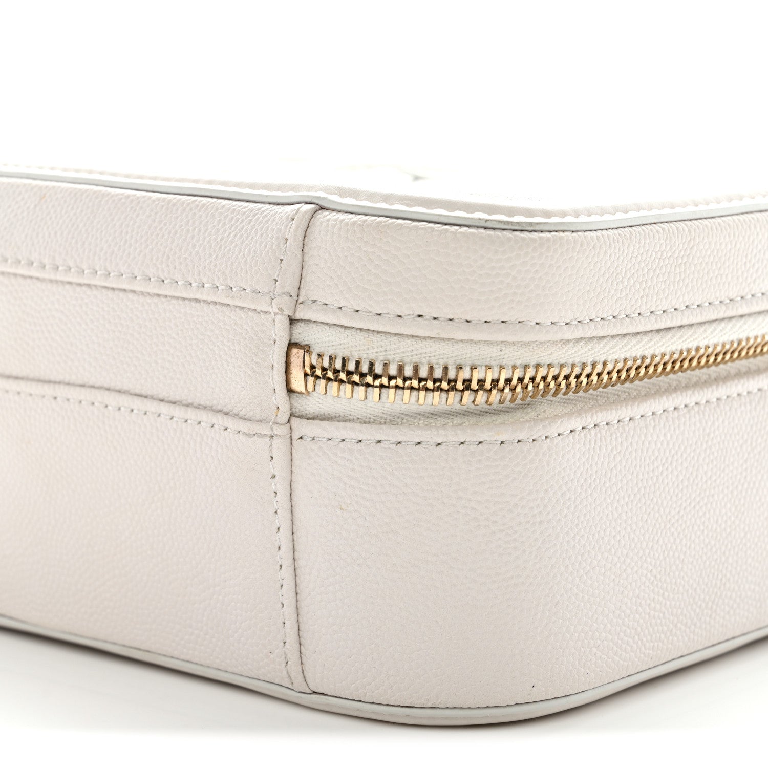 Caviar Quilted Medium CC Filigree Vanity Case White