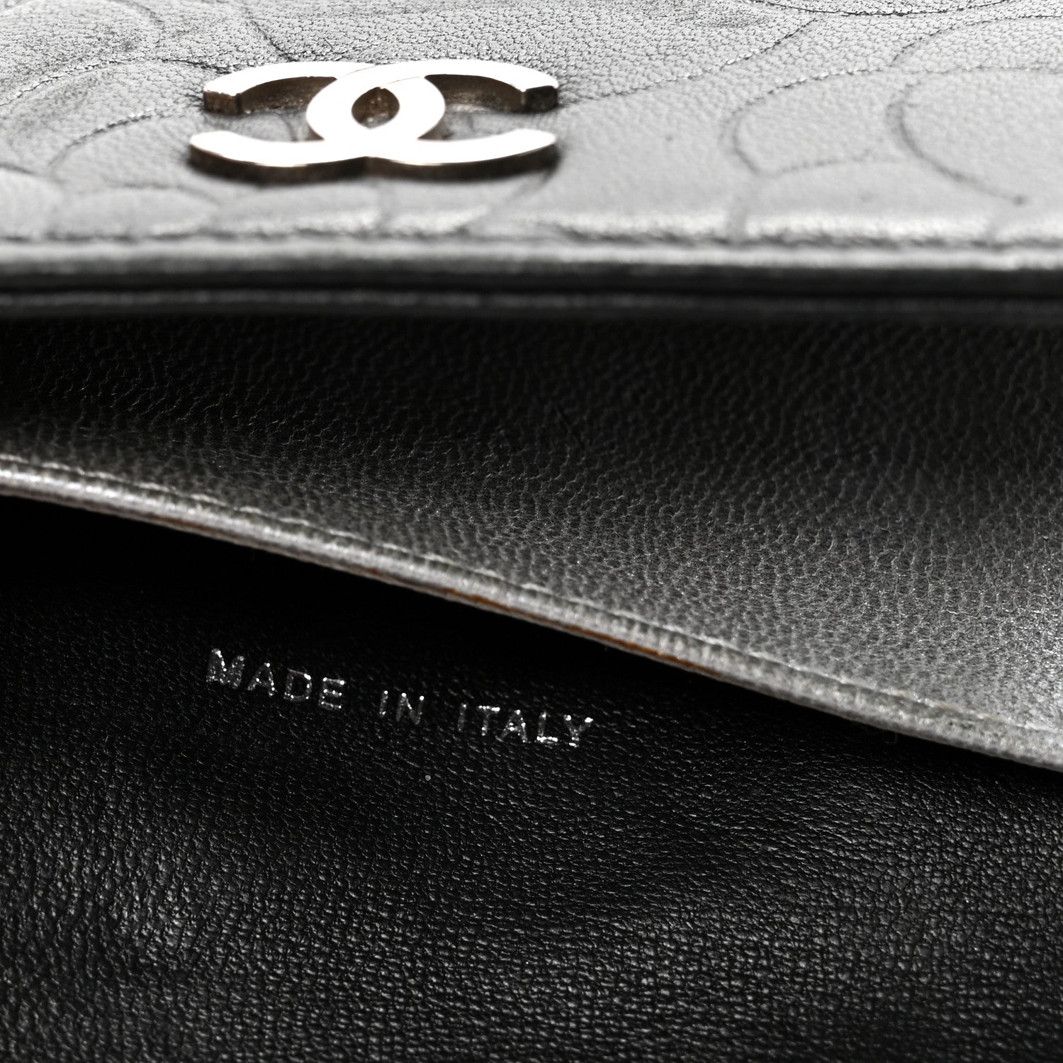 Lambskin Camellia Embossed 6 Key Holder Black