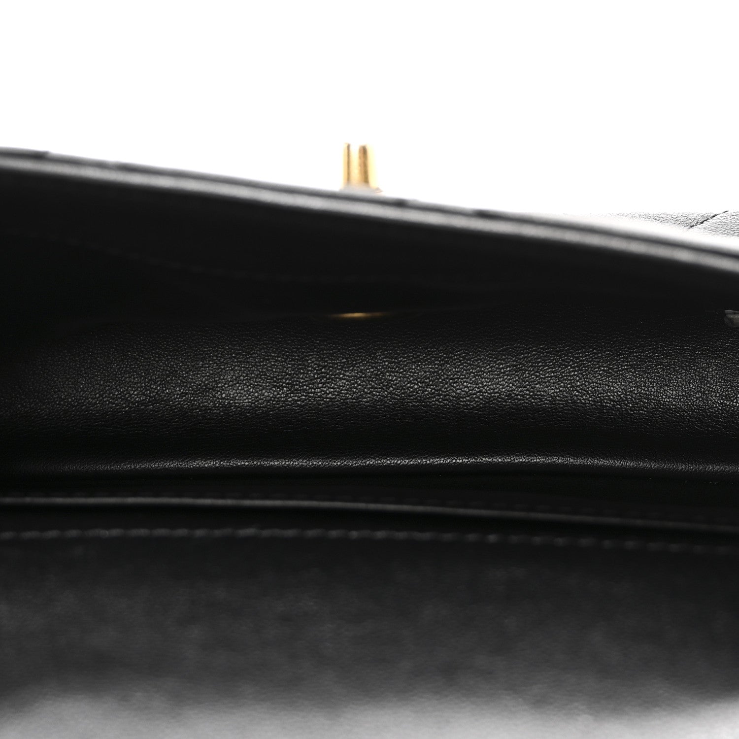 Shiny Lambskin Small Chain Is More Flap Black