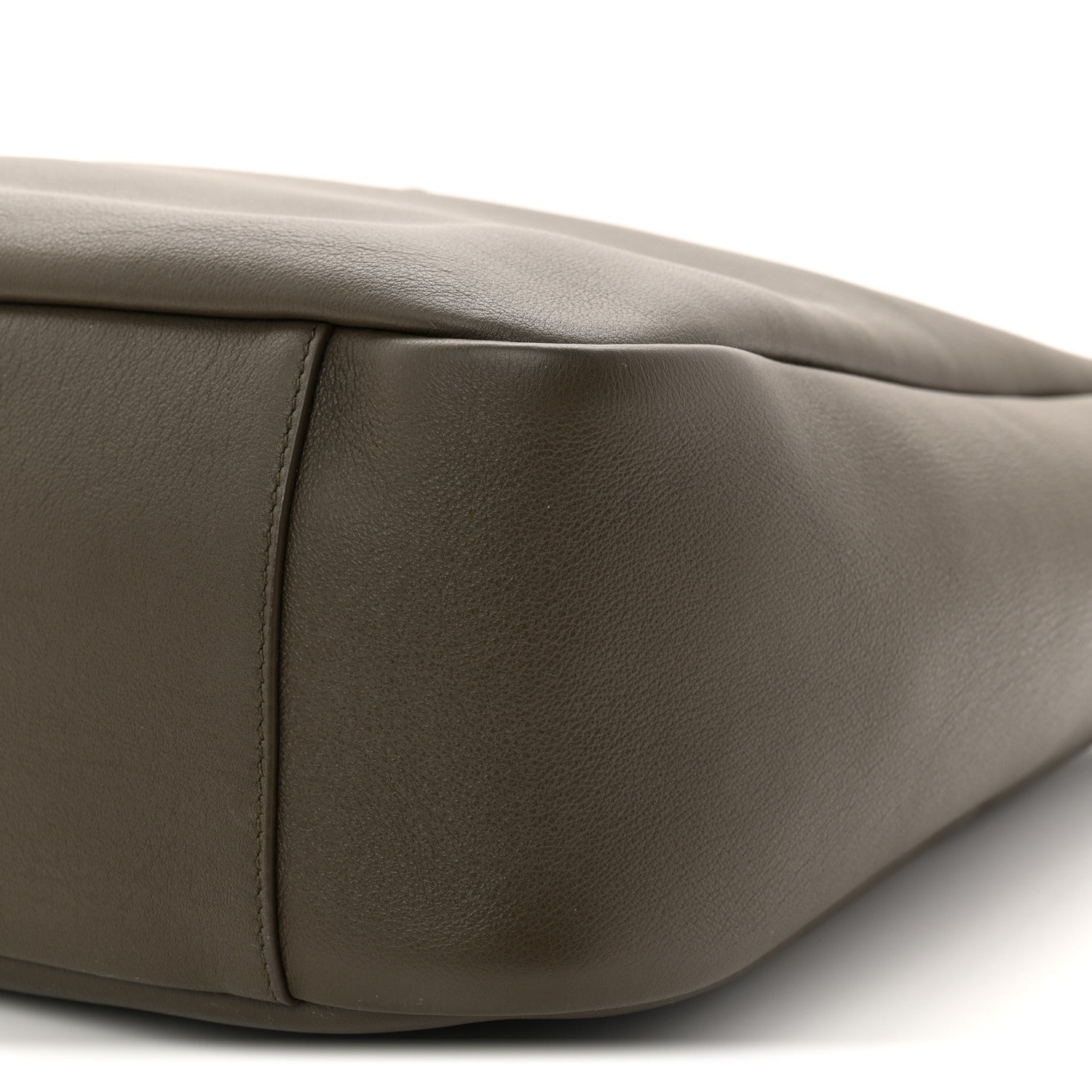 Smooth Calfskin Large Le 5 A 7 Soft Hobo Light Musk