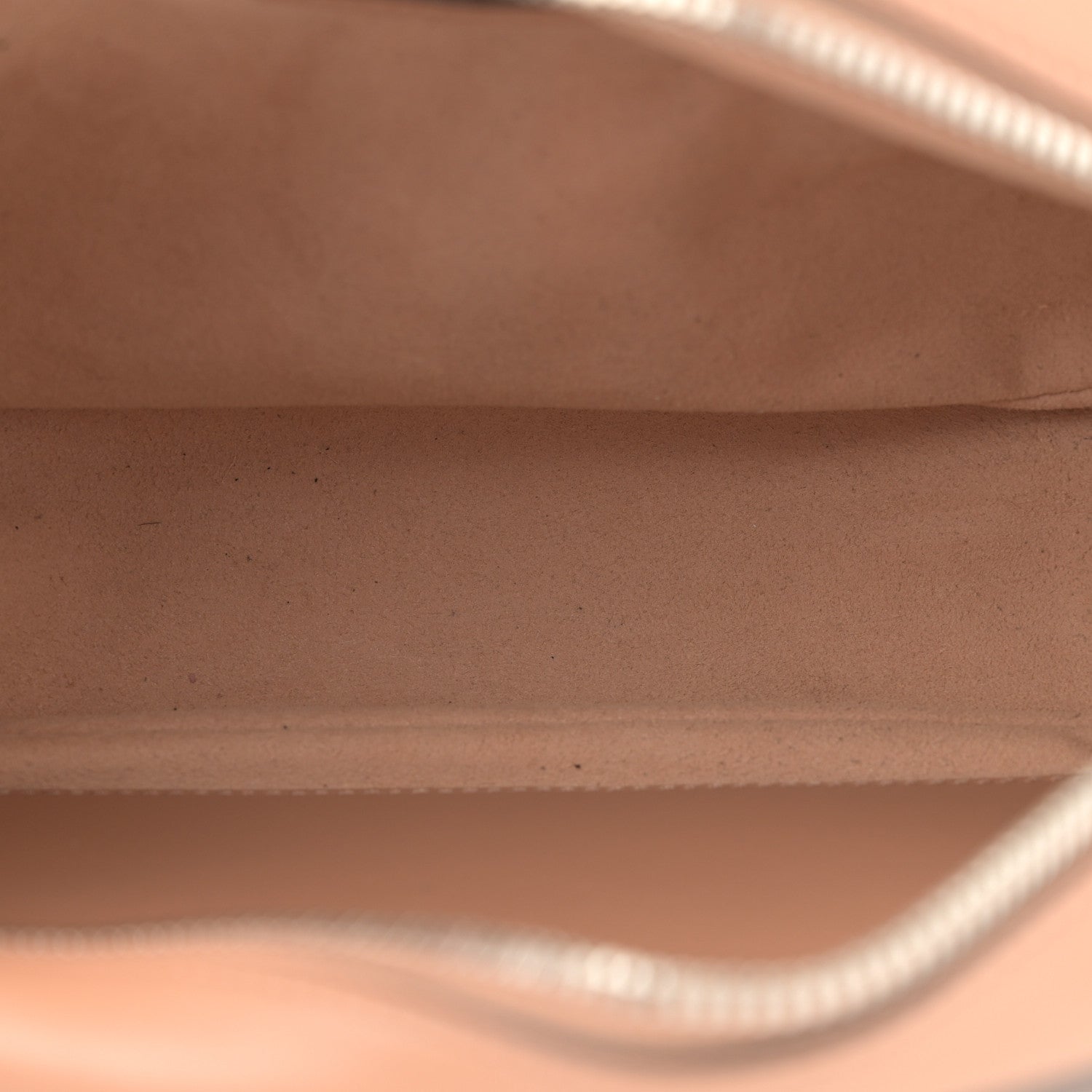 Calfskin Matelasse Aria Small GG Marmont Chain Shoulder Bag Camelia