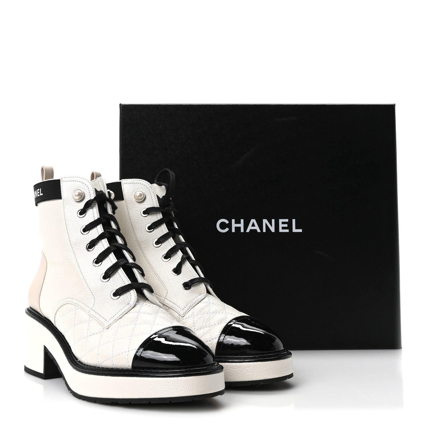 Pearly Calfskin Patent Calfskin Quilted Lace Up Boots 38 White Light Gray Black