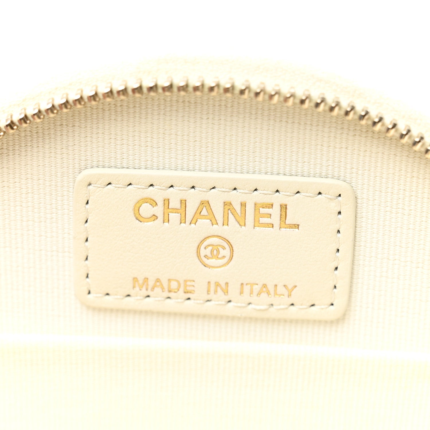 Caviar Quilted Round Handle With Care Vanity With Chain White
