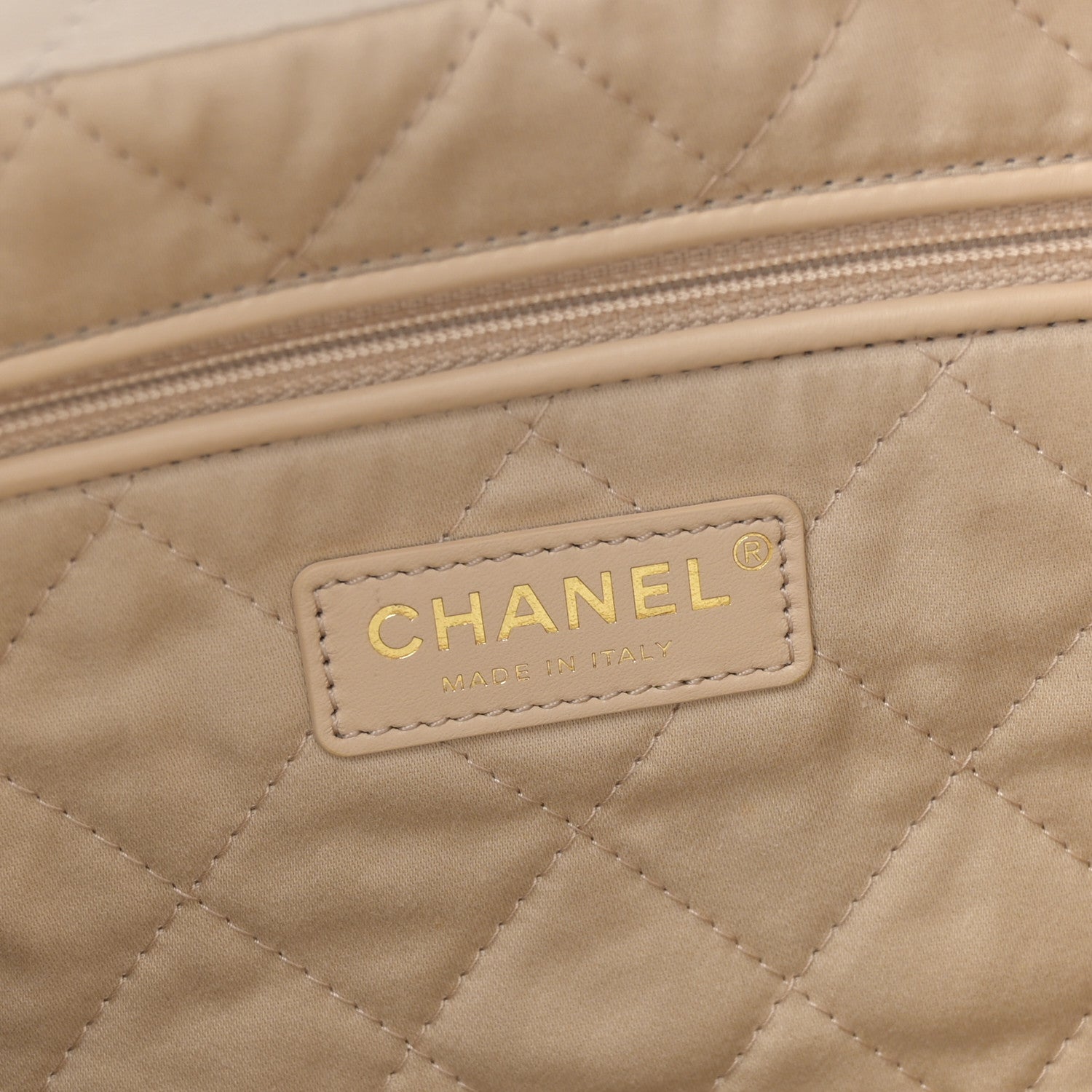 Shiny Calfskin Quilted Chanel 22 East West White