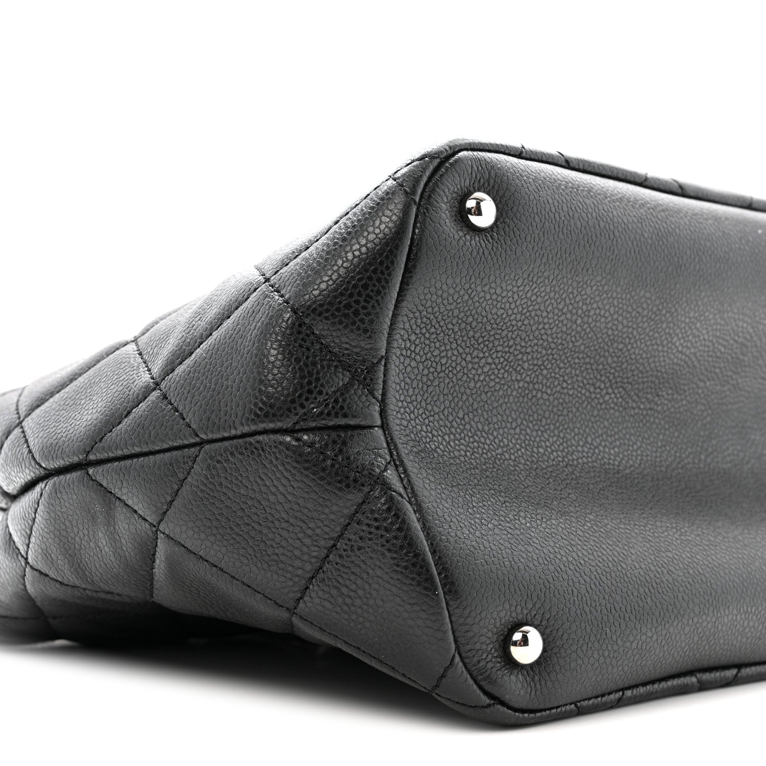 Caviar Quilted CC Timeless Soft Tote Black