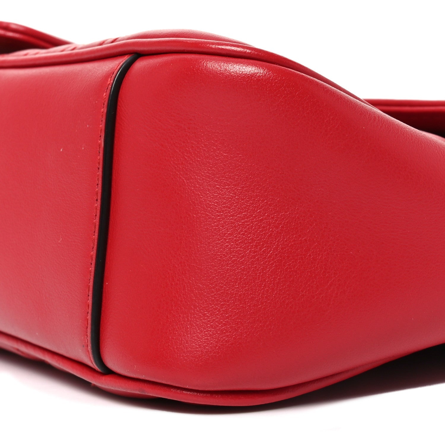 Calfskin Matelasse Small GG Marmont Shoulder Bag Hibiscus Red