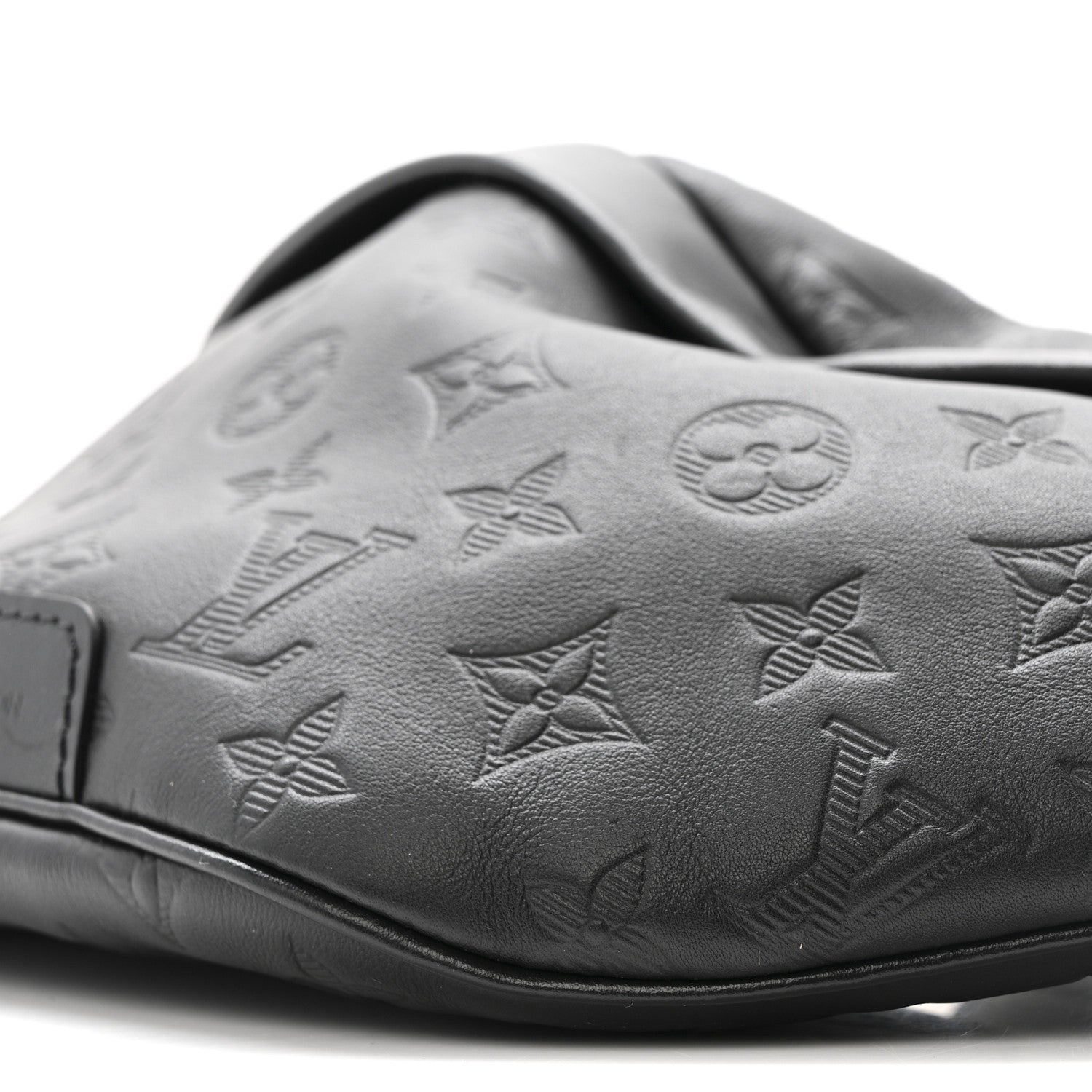 Calfskin Monogram Shadow Discovery Bumbag Black
