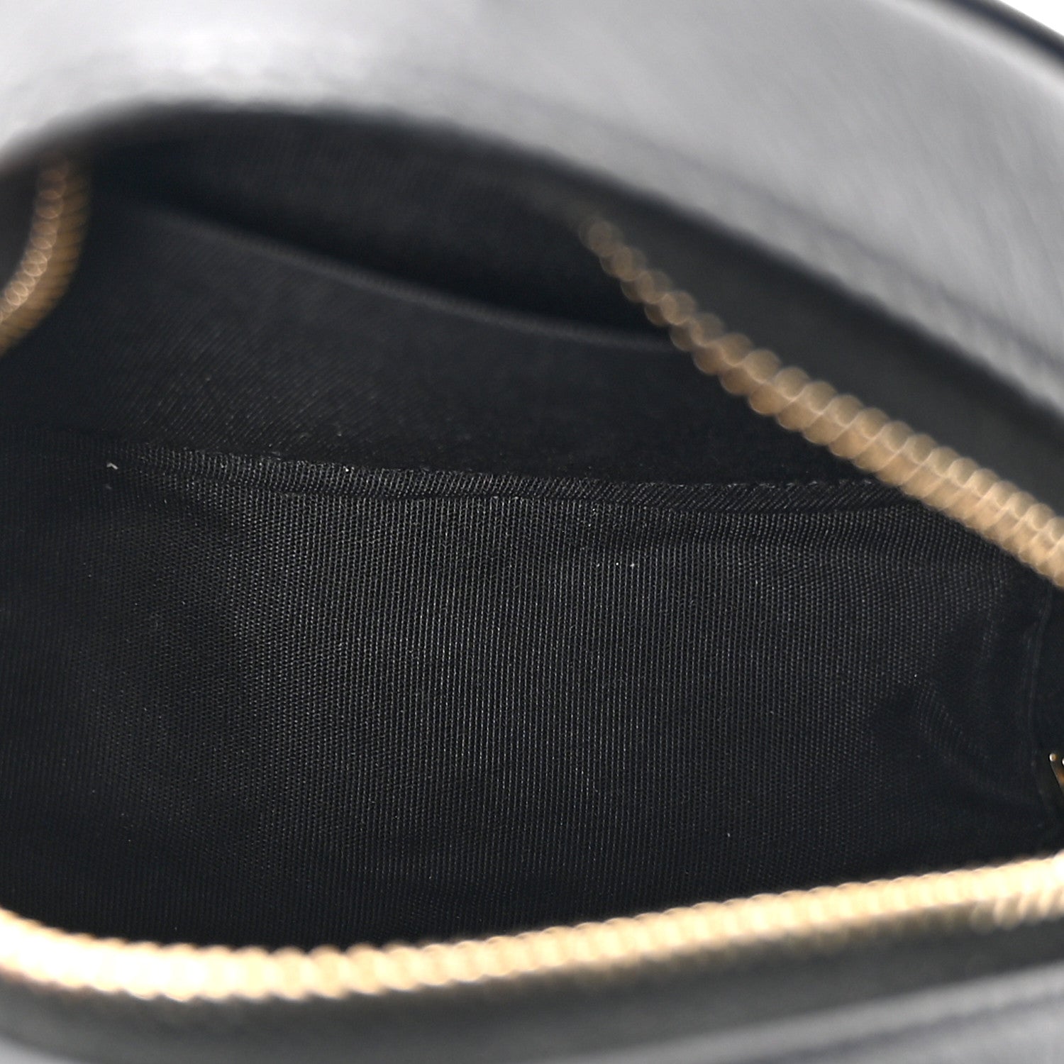 Calfskin Round Clutch With Chain Black