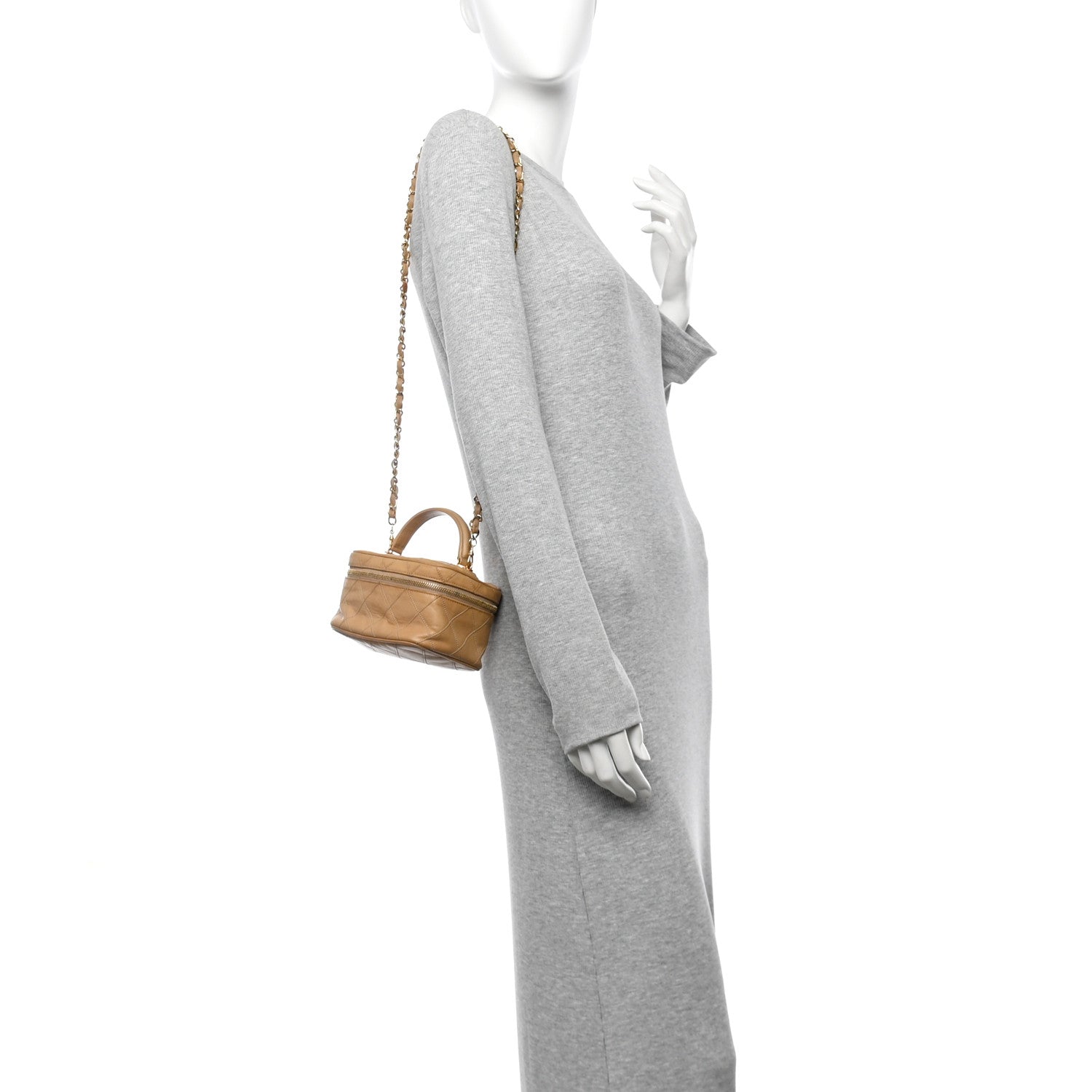 Lambskin Diamond Stitched Vanity Case With Chain Beige