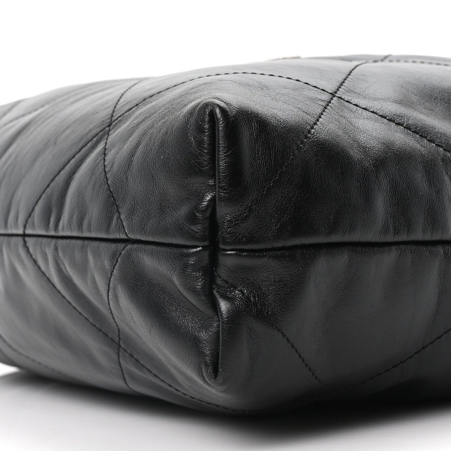 Shiny Calfskin Quilted Chanel 22 Black