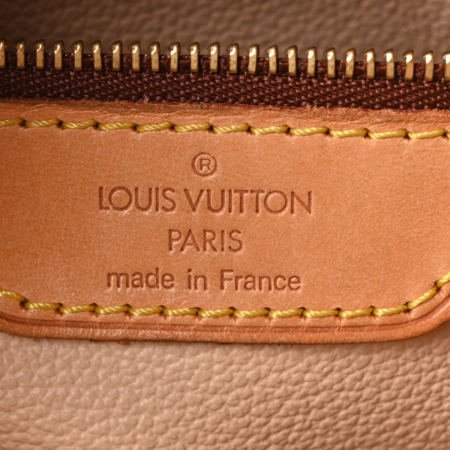 Monogram Petit Bucket 23