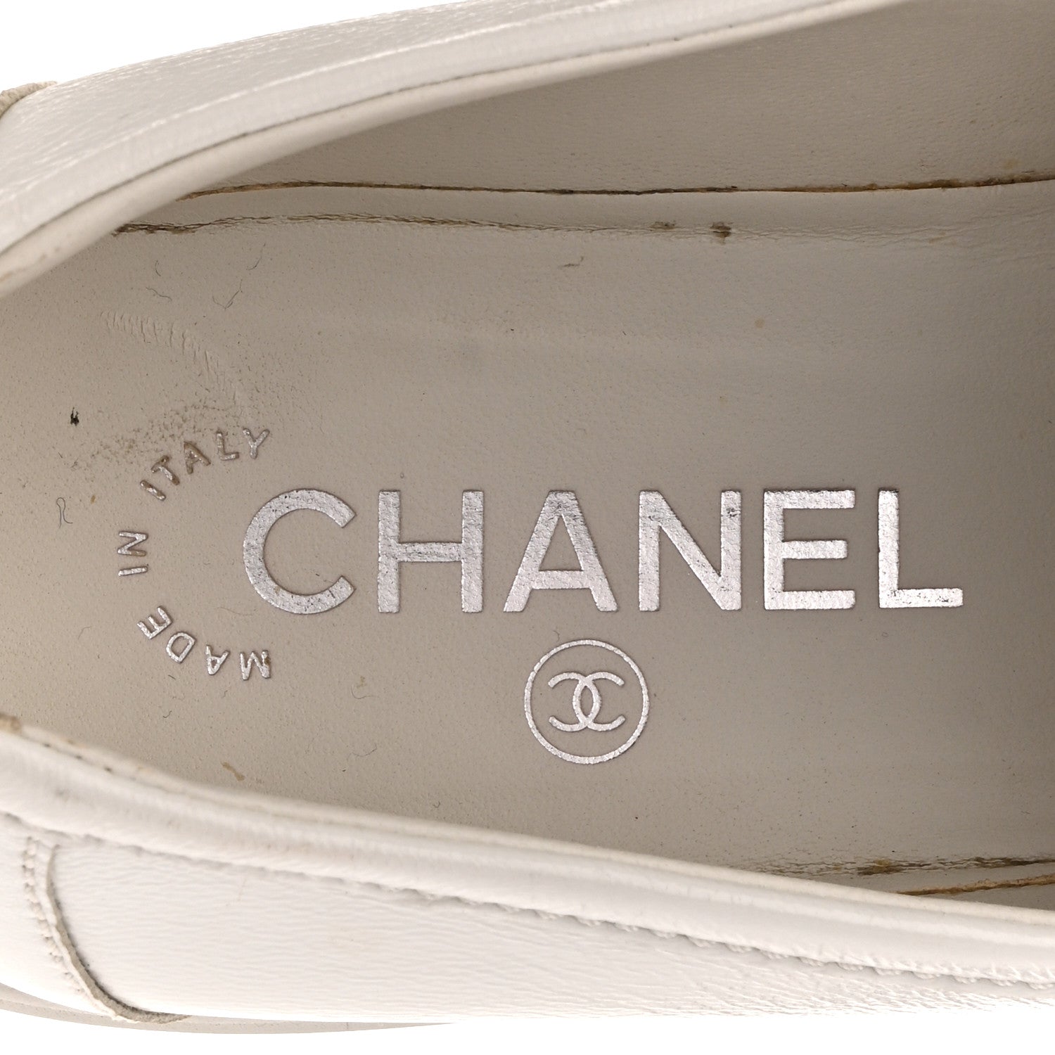 Shiny Lambskin Quilted CC Turnlock Loafers 40 White