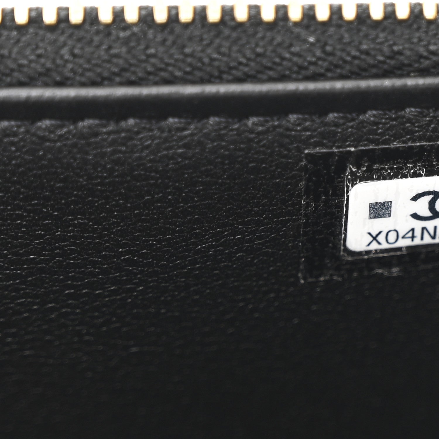 Shiny Lambskin Quilted Small Vanity Case With Chain Black