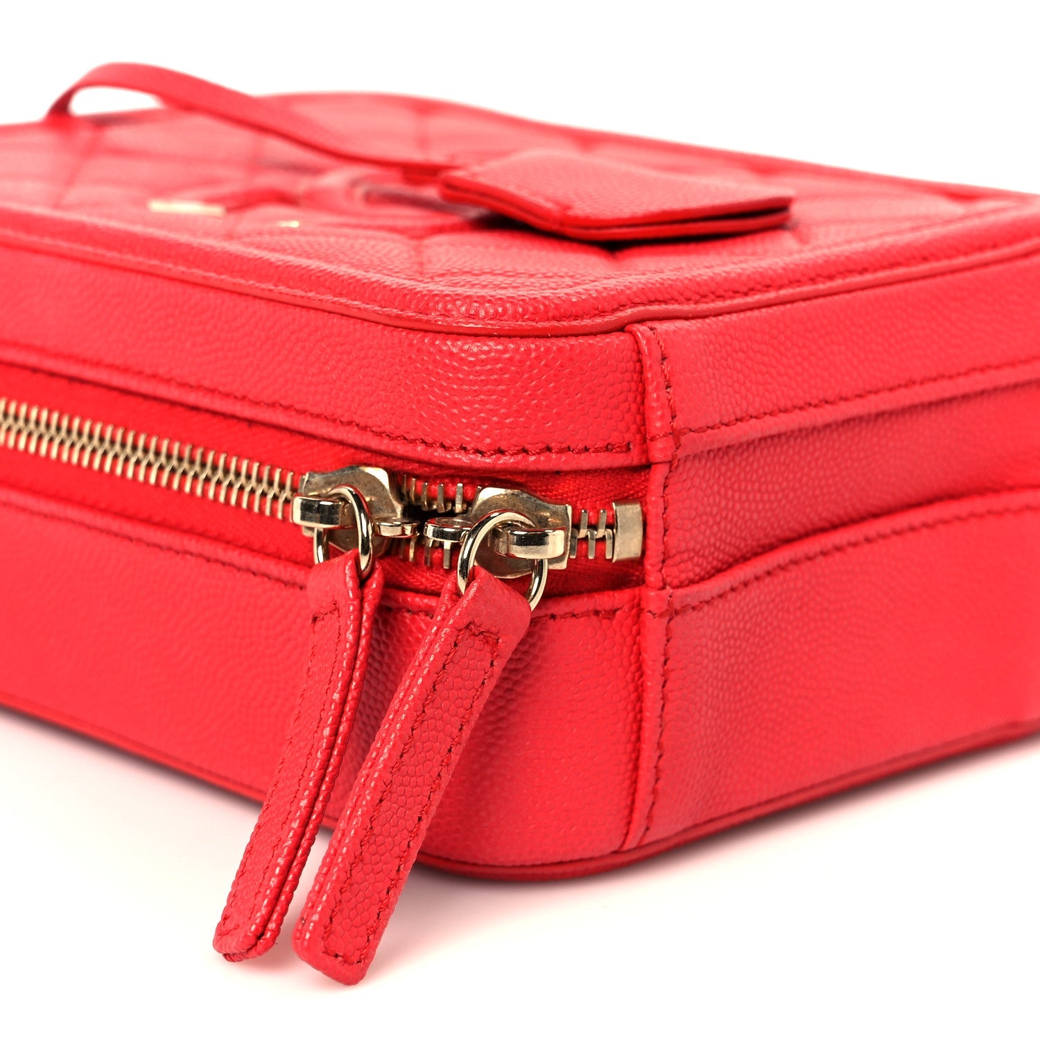 Caviar Quilted CC North South Filigree Vanity Case Red