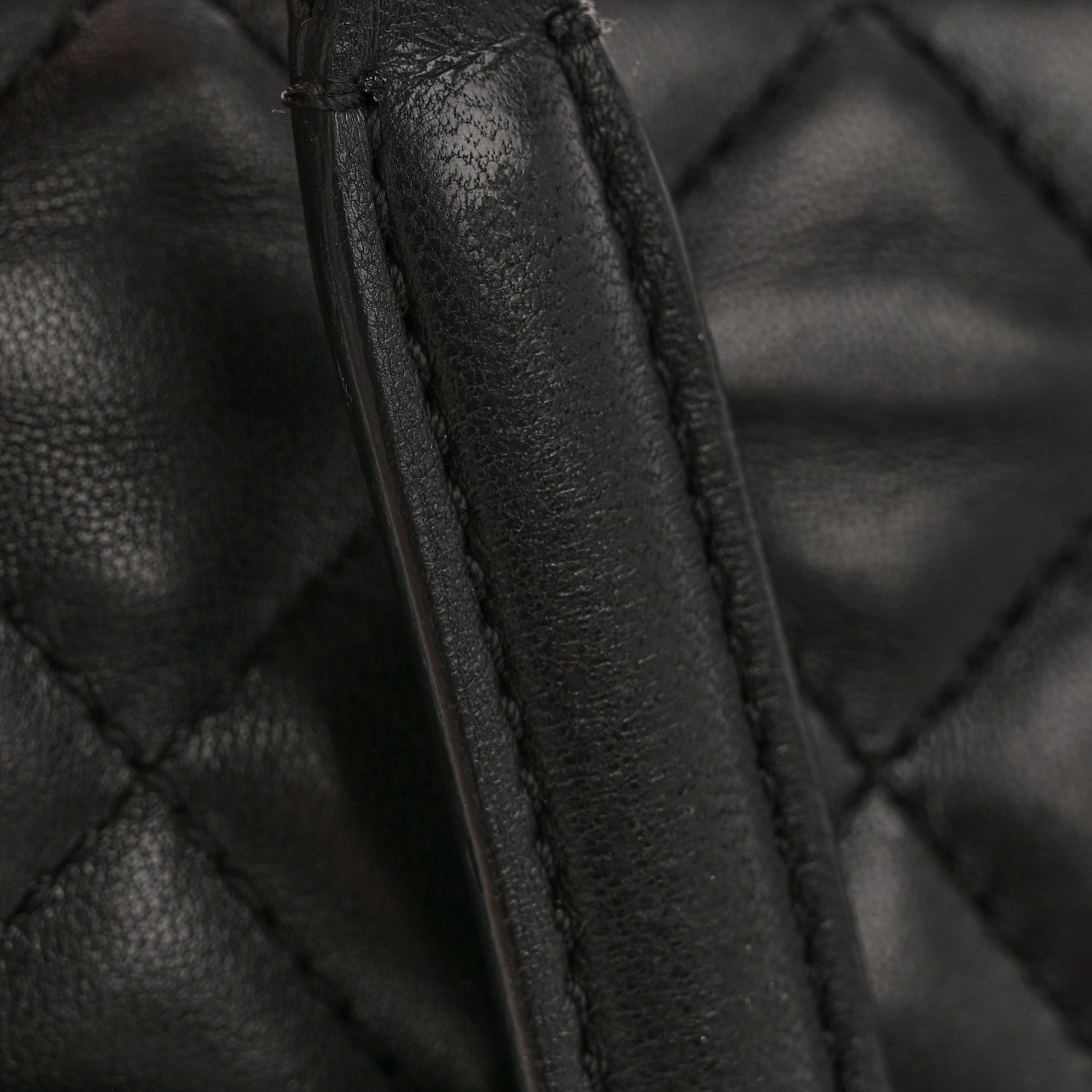 Lambskin Quilted Large Natural CC Flap Black